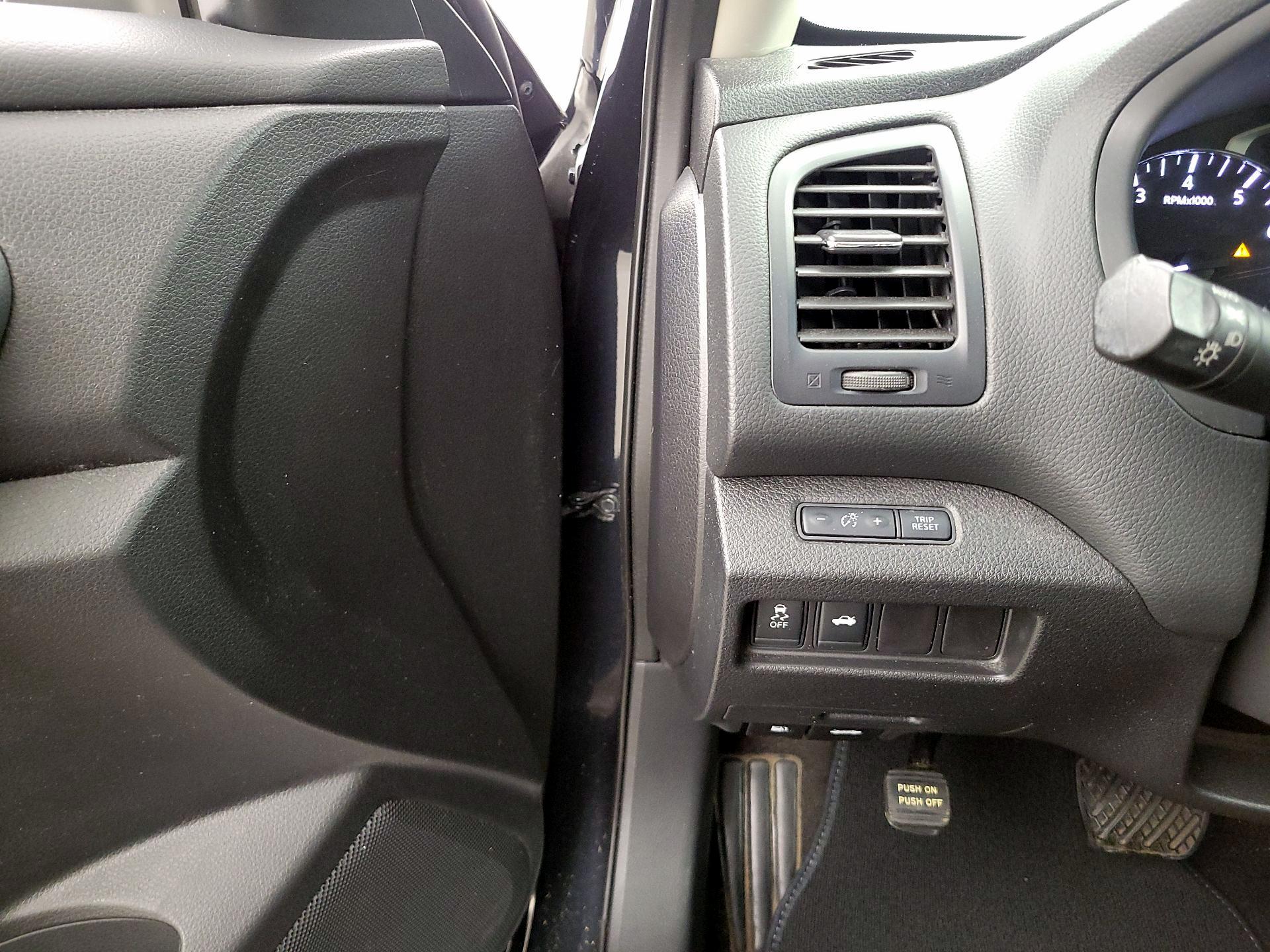 Thumbnail: 2014 Nissan Altima - 13