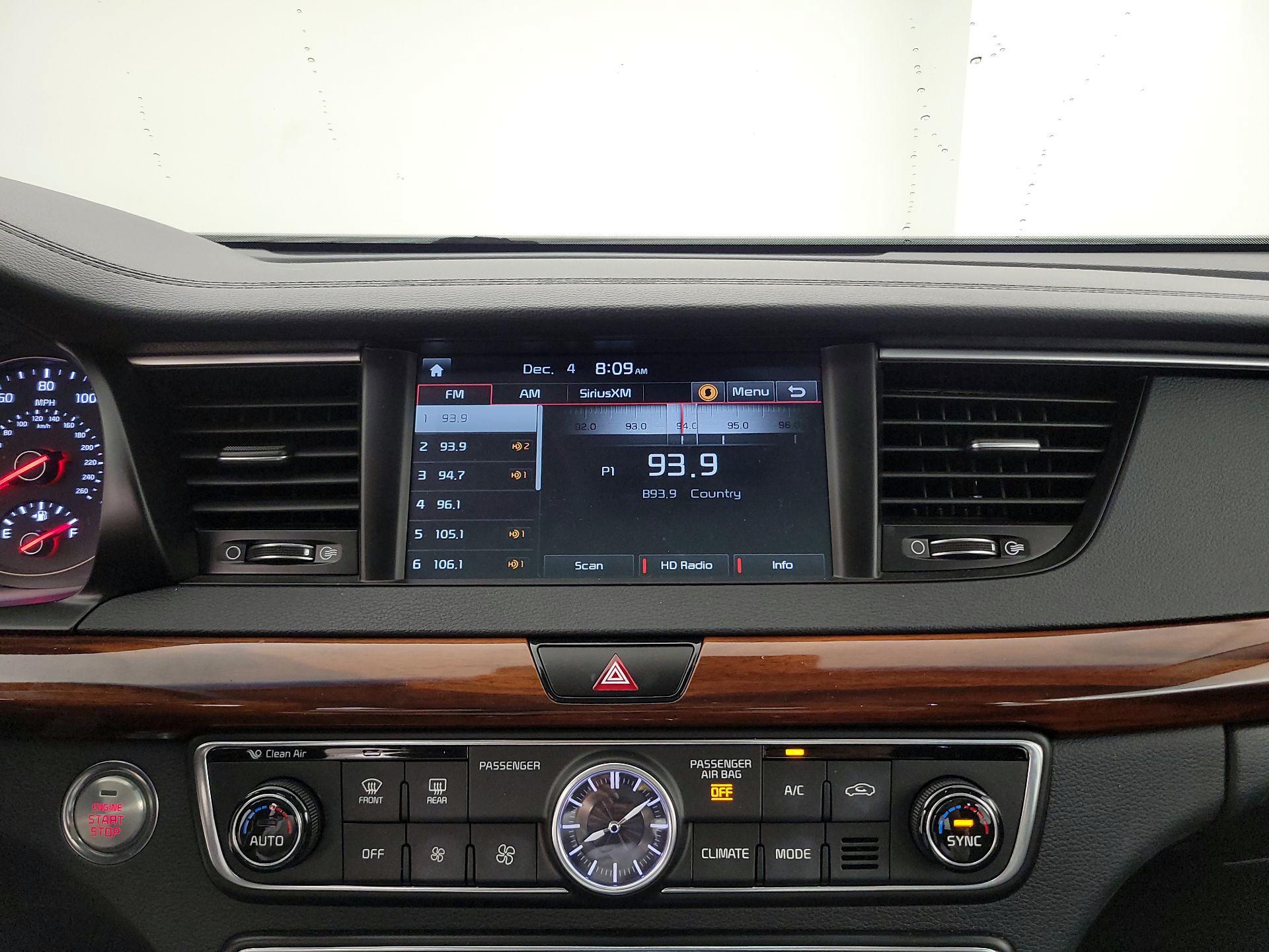 Thumbnail: 2017 Kia Cadenza - 16