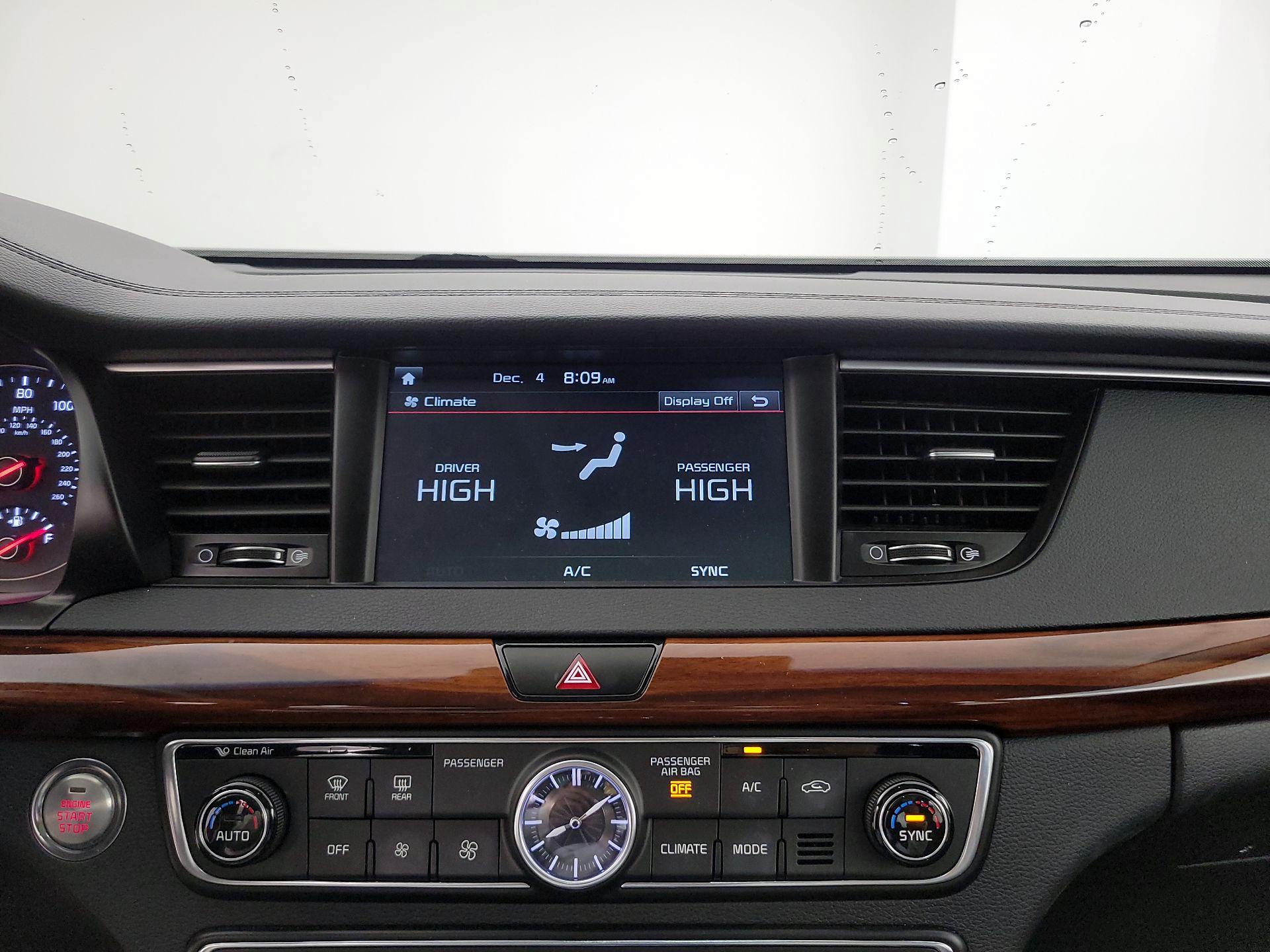 Thumbnail: 2017 Kia Cadenza - 17