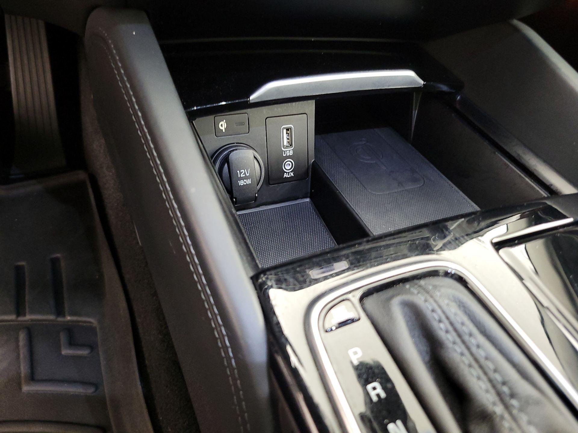 Thumbnail: 2017 Kia Cadenza - 19