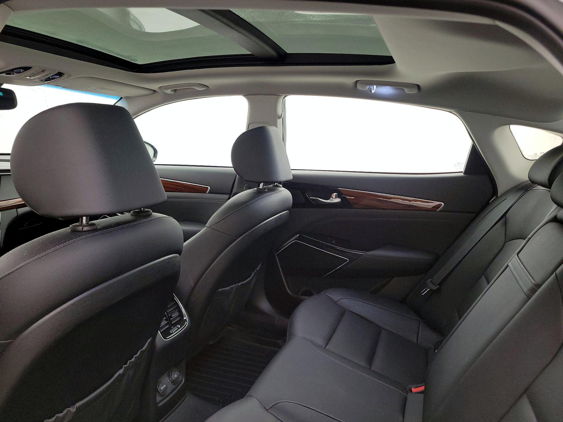 Thumbnail: 2017 Kia Cadenza - 20