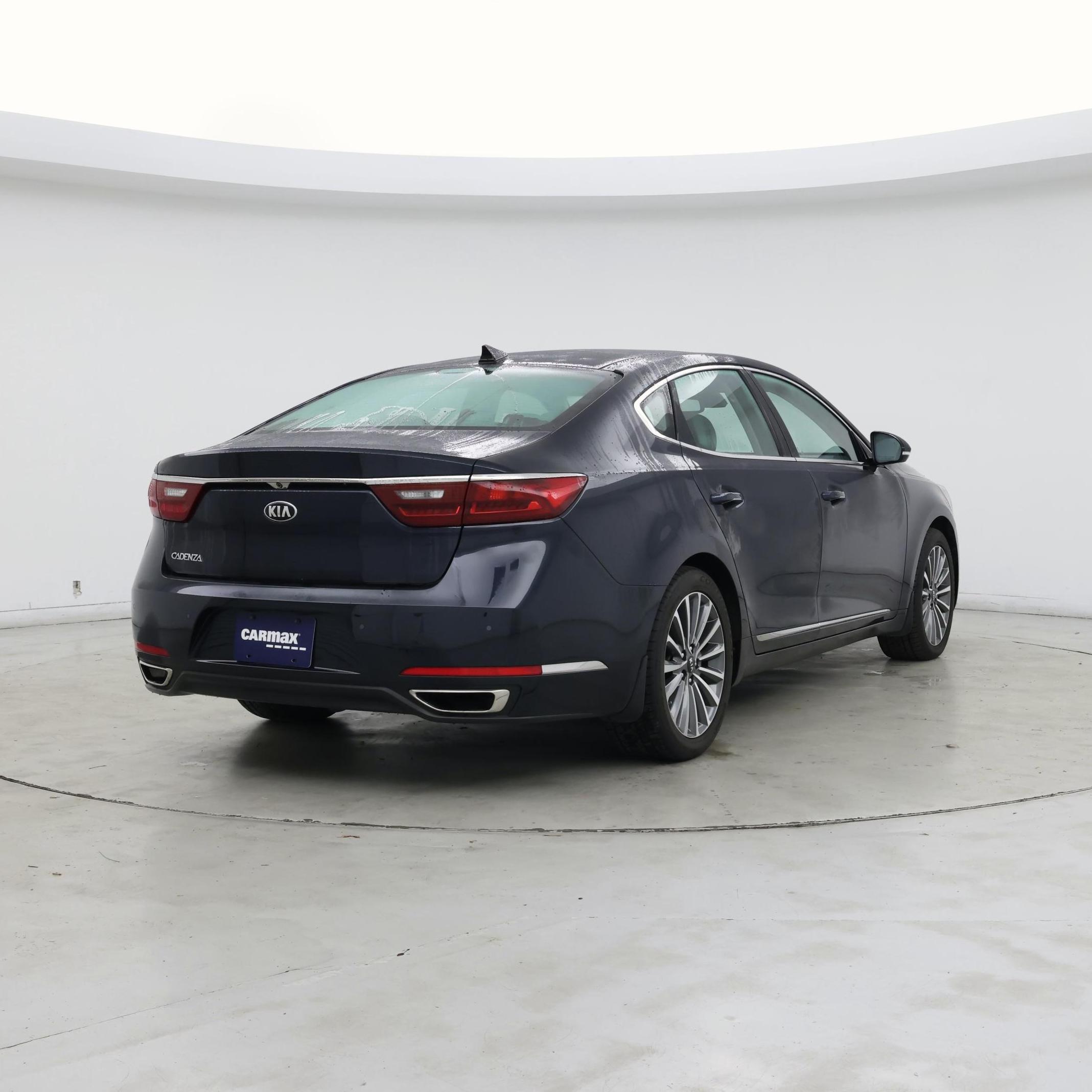 Thumbnail: 2017 Kia Cadenza - 8