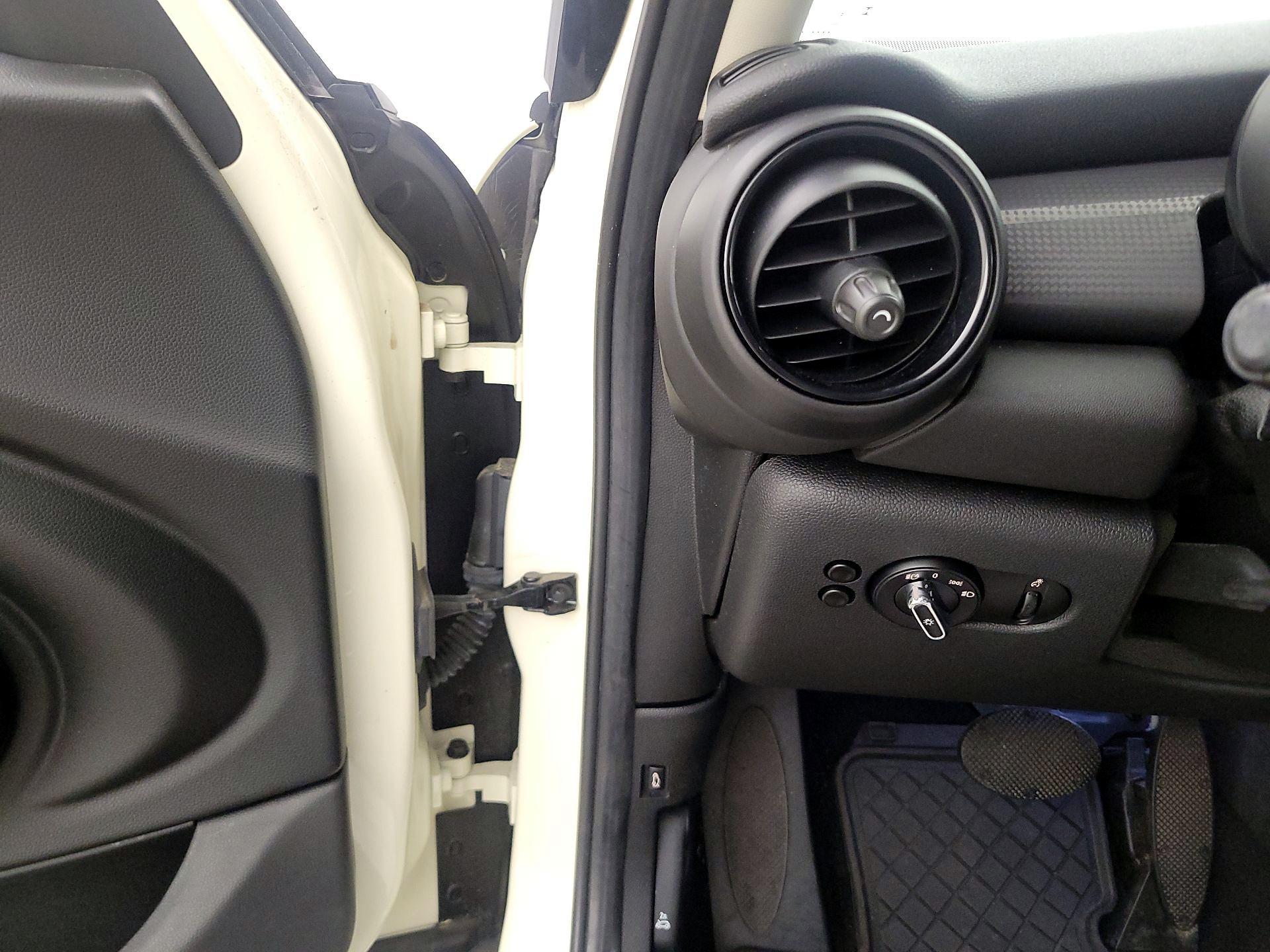 Thumbnail: 2017 MINI Cooper Hardtop - 13