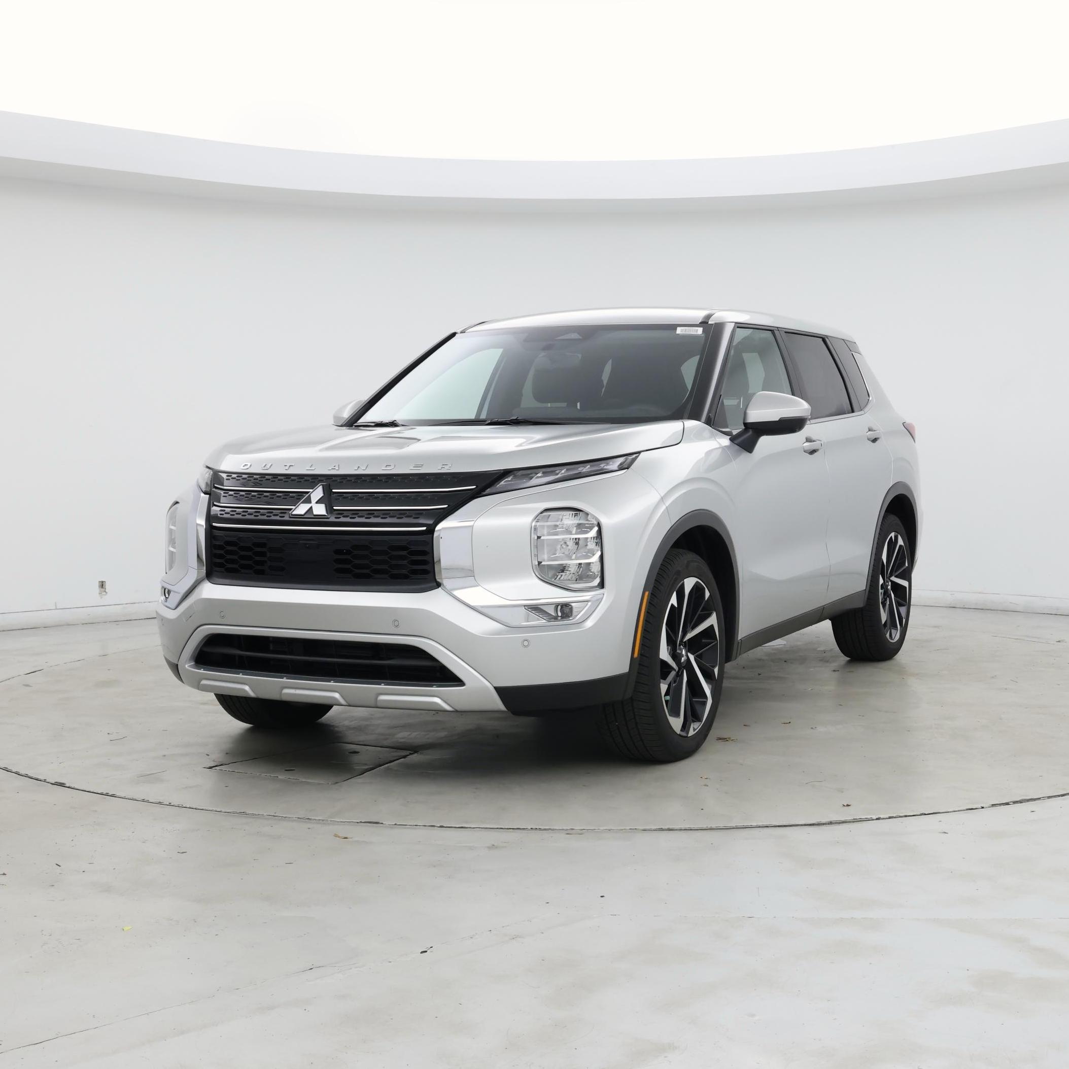 Thumbnail: 2024 Mitsubishi Outlander - 4