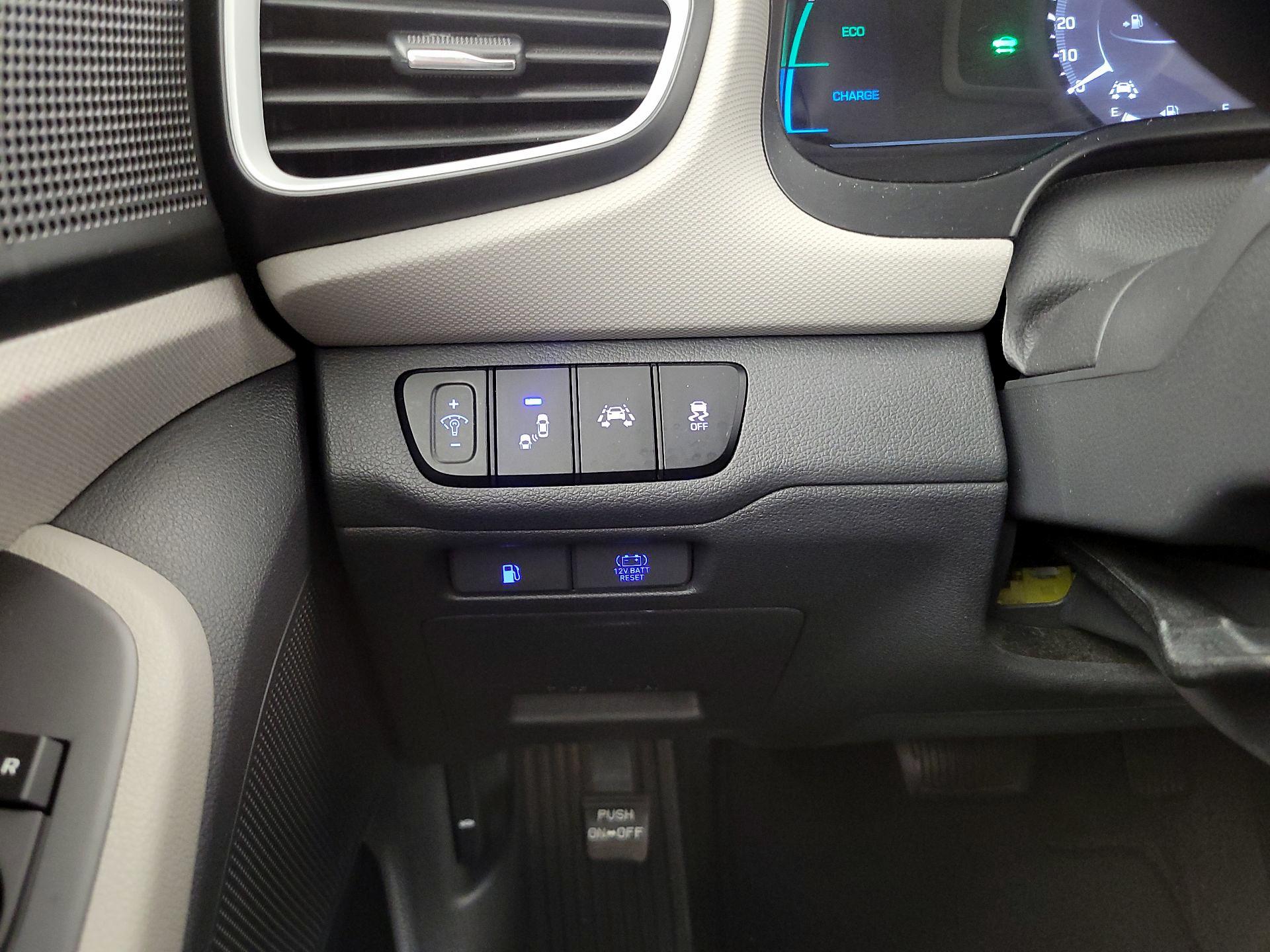 Thumbnail: 2019 Hyundai Ioniq - 13