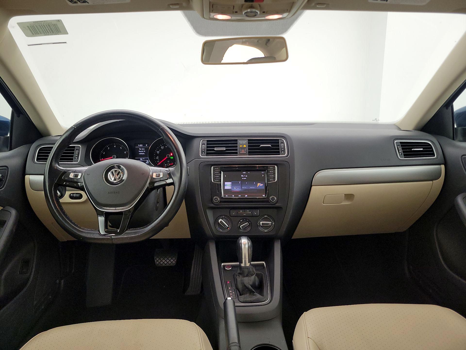 Thumbnail: 2017 Volkswagen Jetta - 9