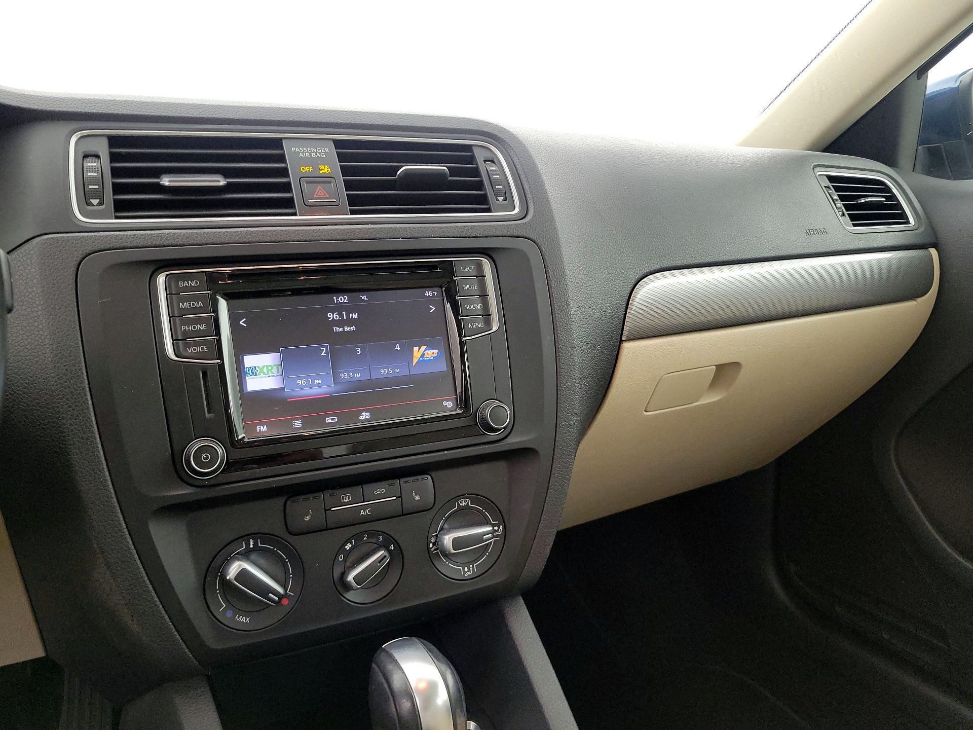 Thumbnail: 2017 Volkswagen Jetta - 15