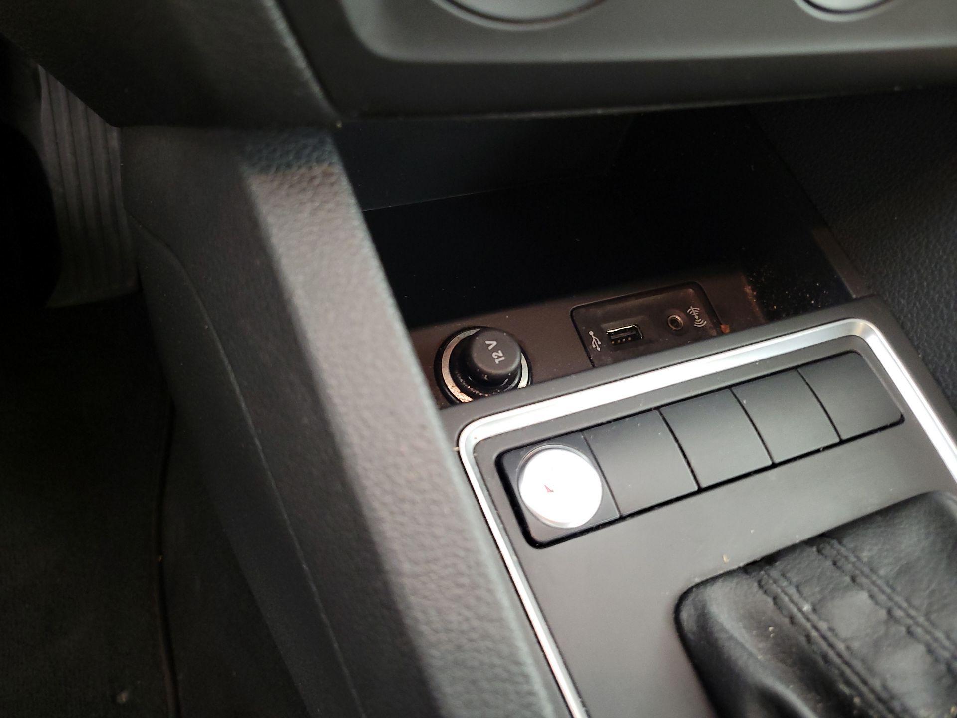 Thumbnail: 2017 Volkswagen Jetta - 18