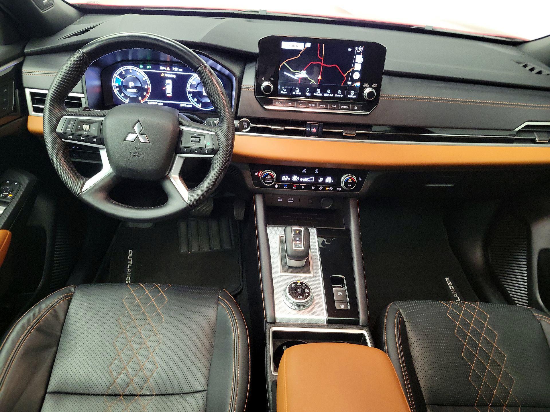 Thumbnail: 2023 Mitsubishi Outlander - 9