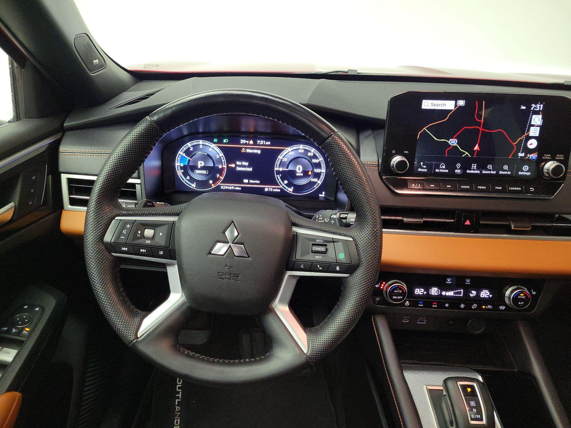 Thumbnail: 2023 Mitsubishi Outlander - 10