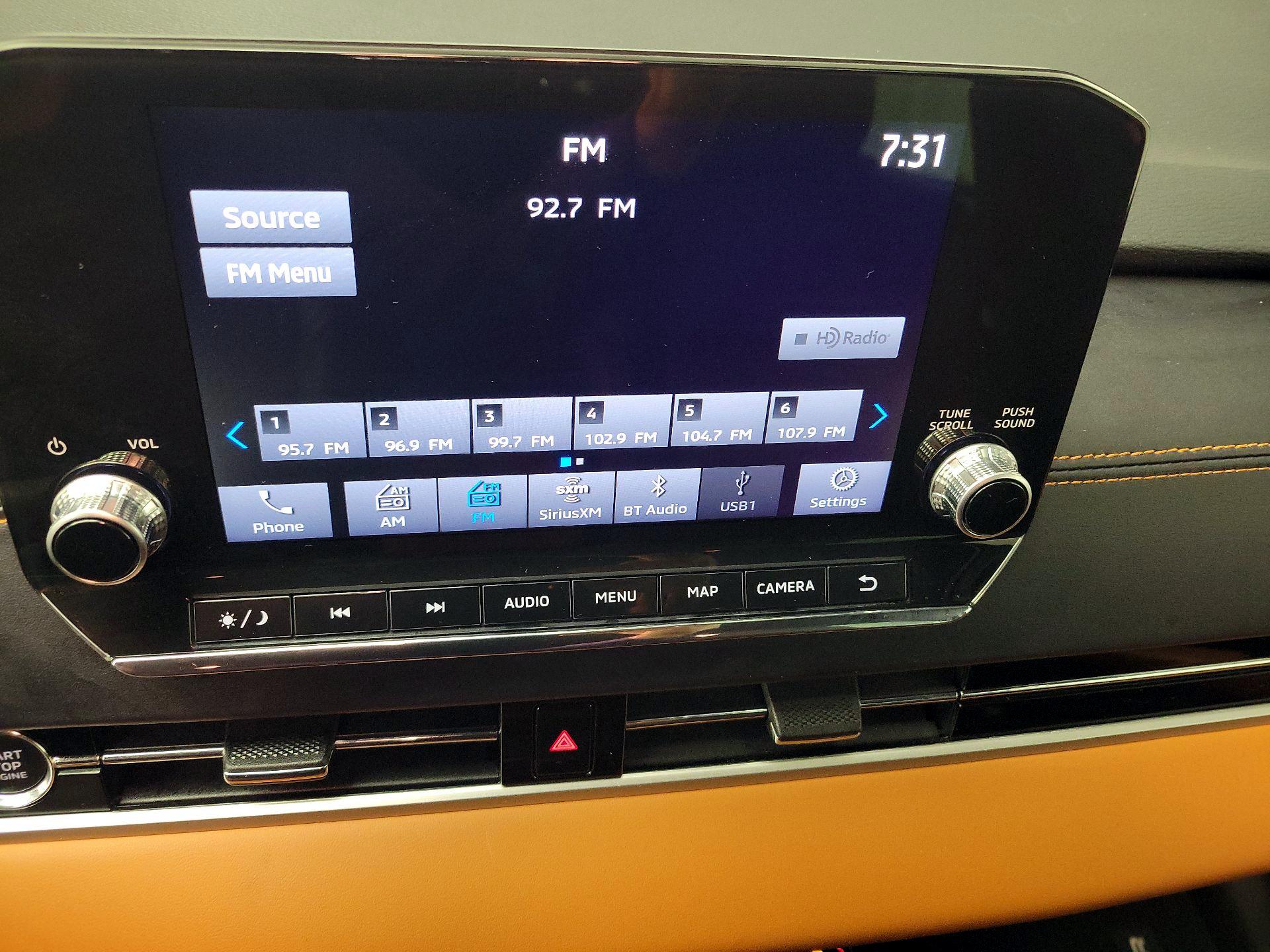 Thumbnail: 2023 Mitsubishi Outlander - 16