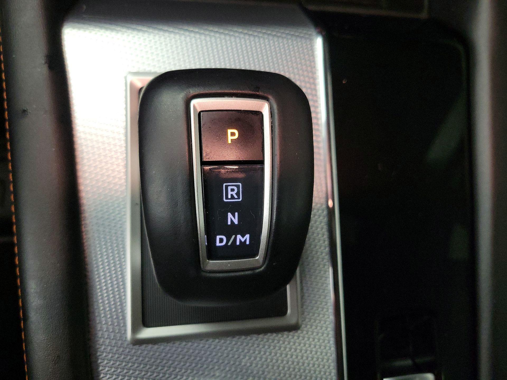 Thumbnail: 2023 Mitsubishi Outlander - 18