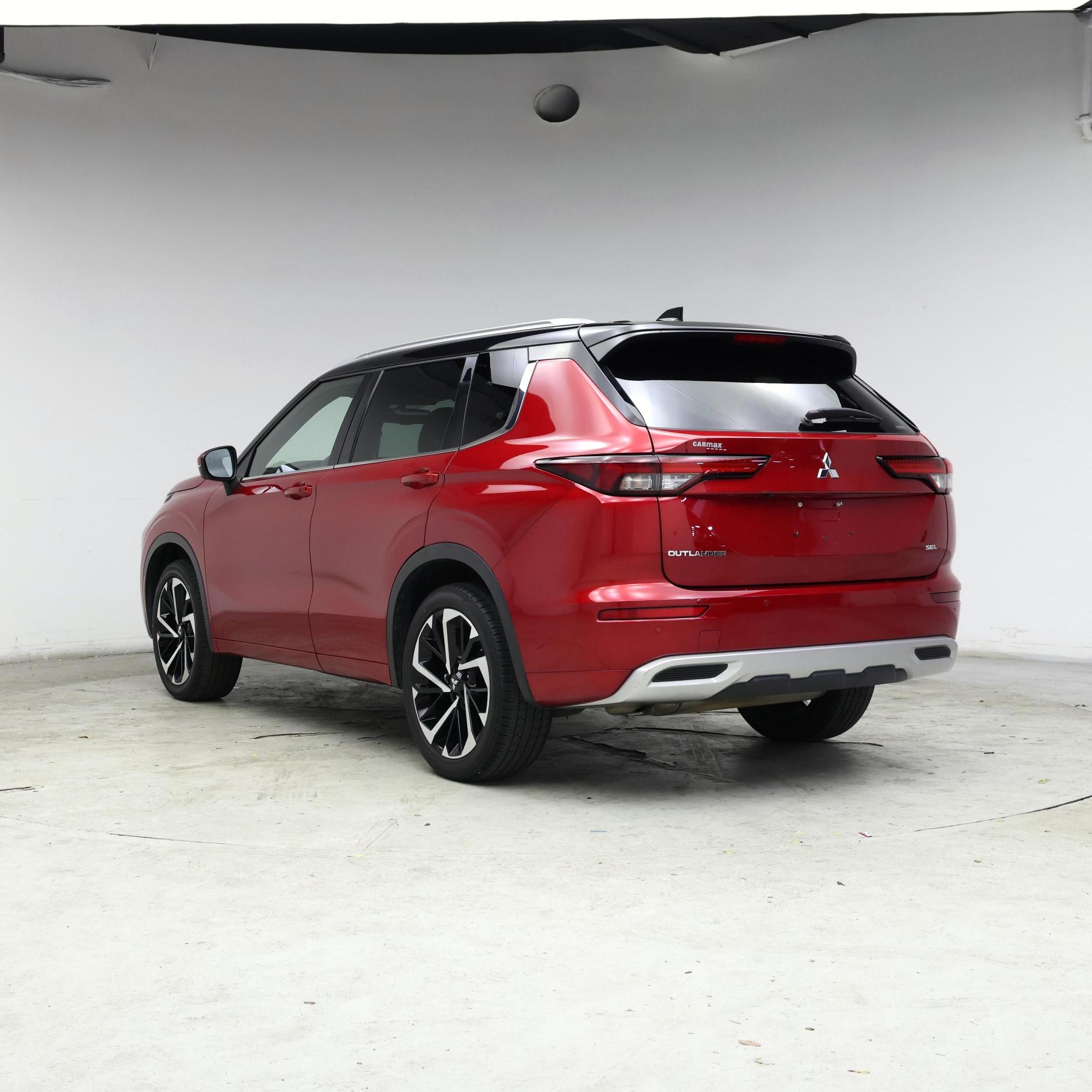 Thumbnail: 2023 Mitsubishi Outlander - 2