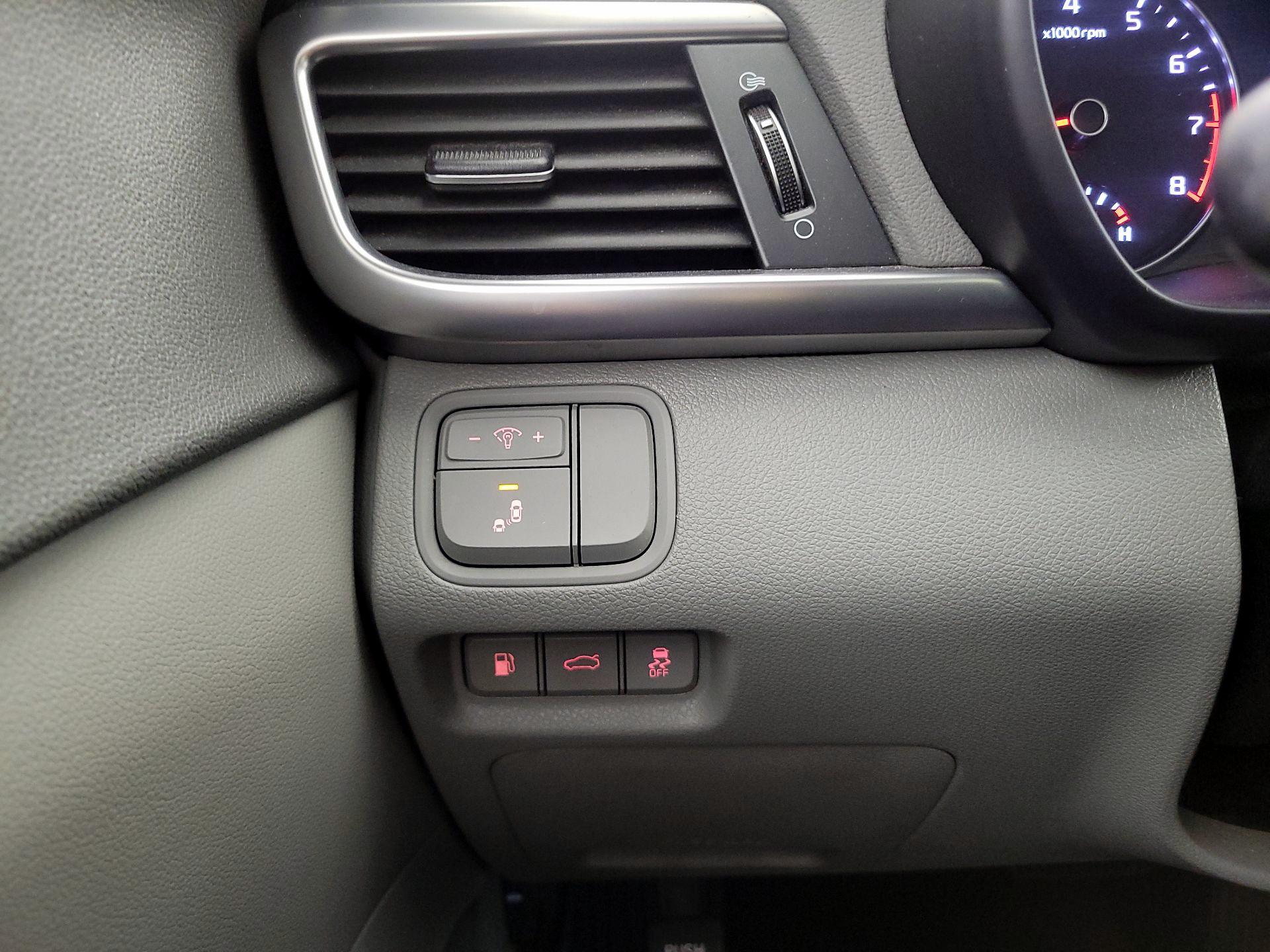 Thumbnail: 2016 Kia Optima - 13