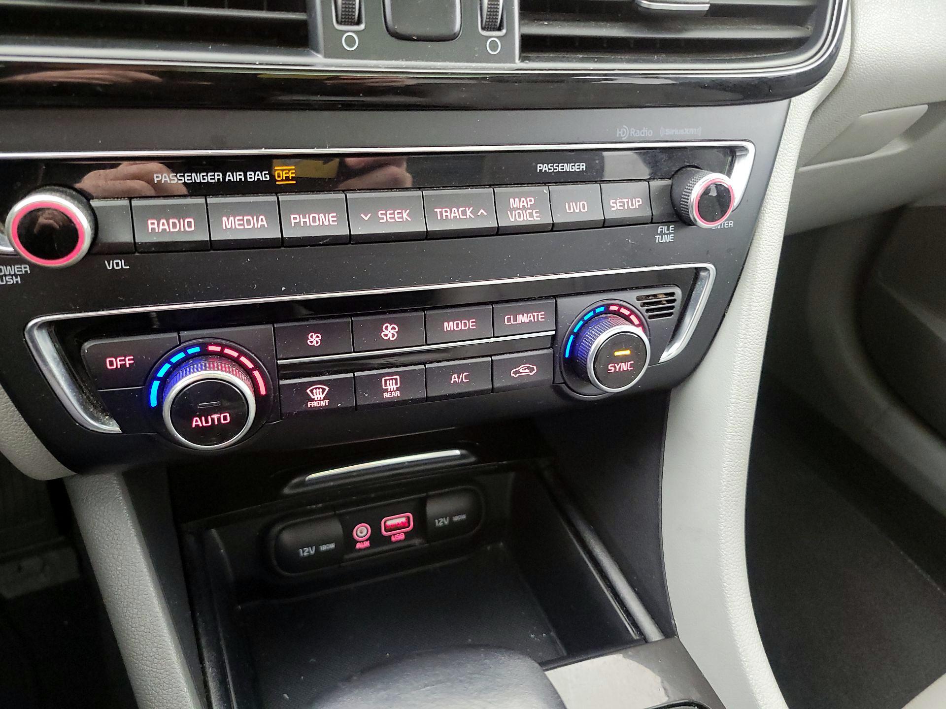 Thumbnail: 2016 Kia Optima - 17