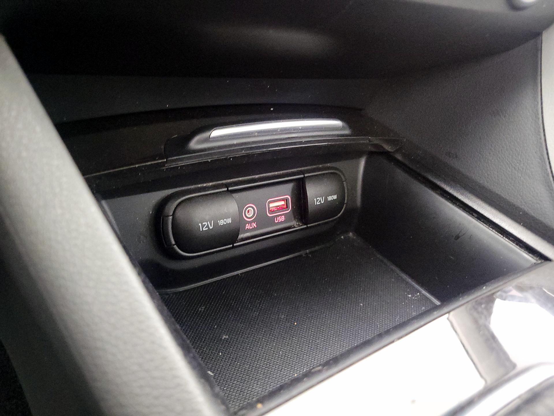 Thumbnail: 2016 Kia Optima - 19