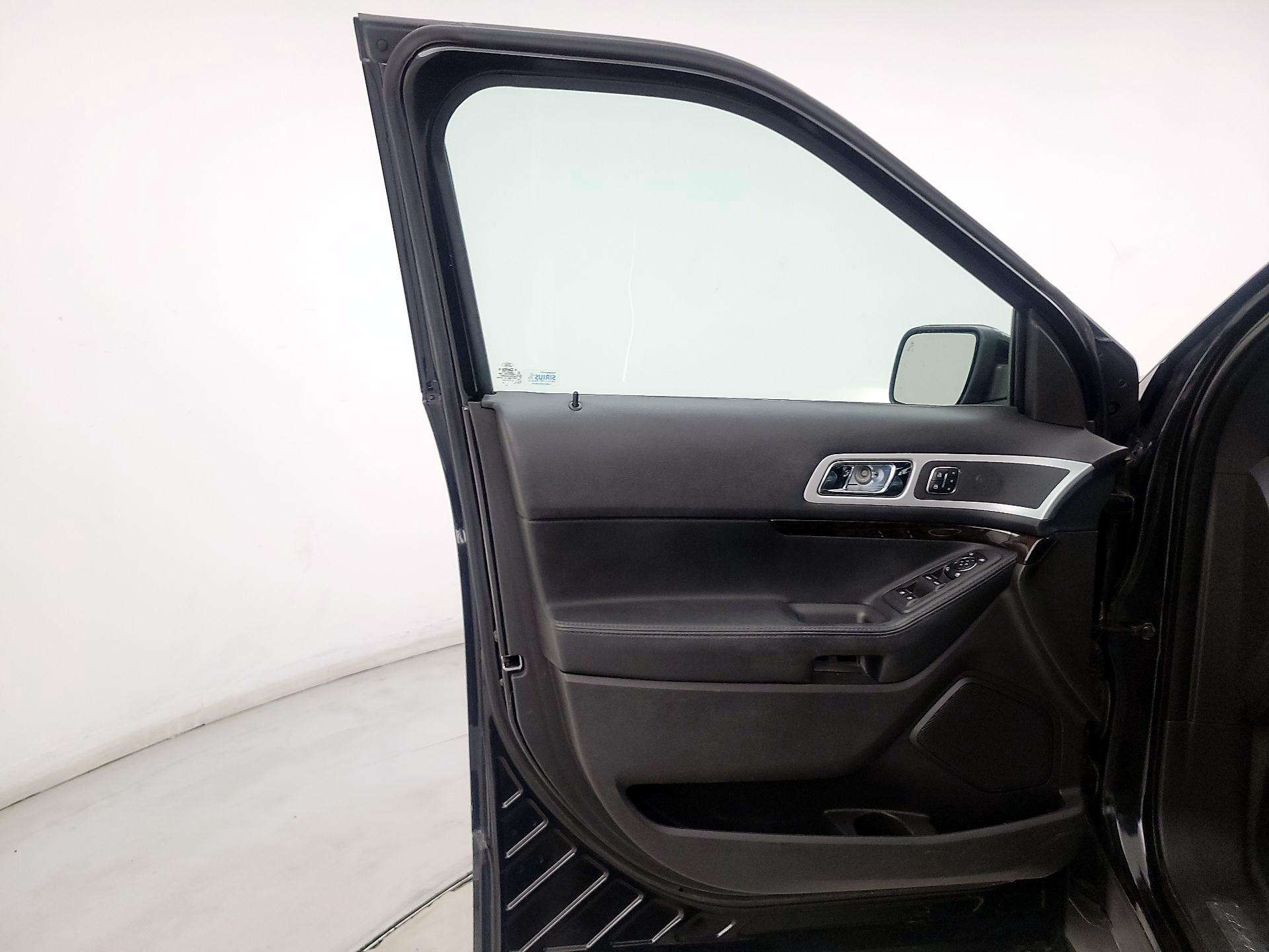 Thumbnail: 2014 Ford Explorer - 12