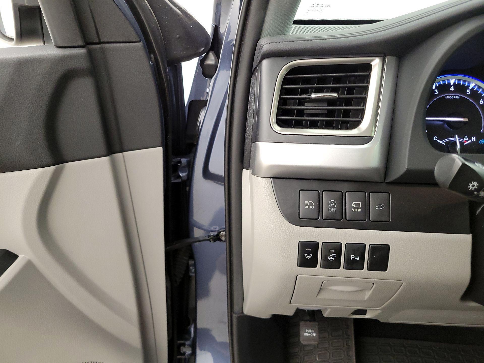 Thumbnail: 2019 Toyota Highlander - 13