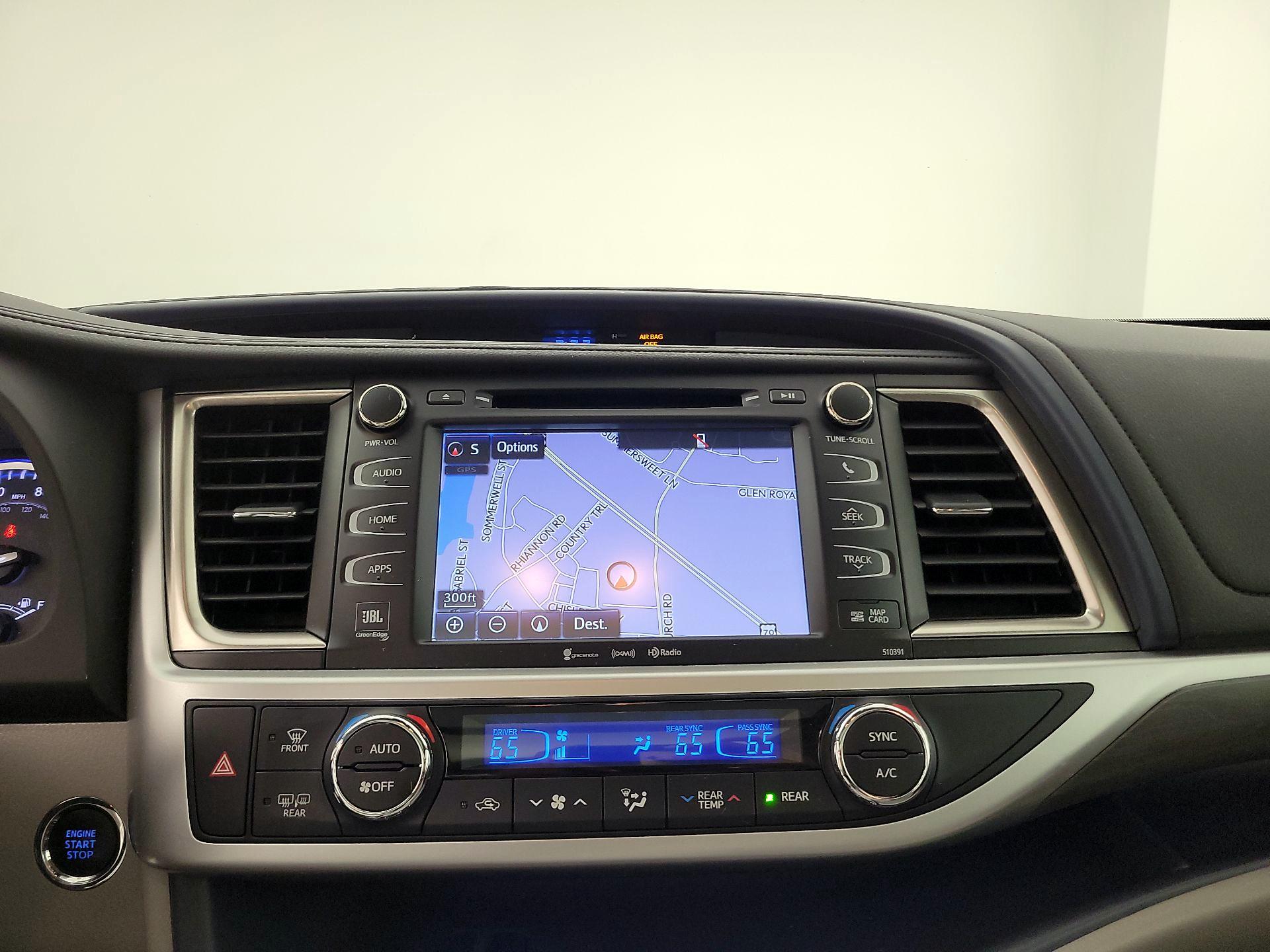 Thumbnail: 2019 Toyota Highlander - 14