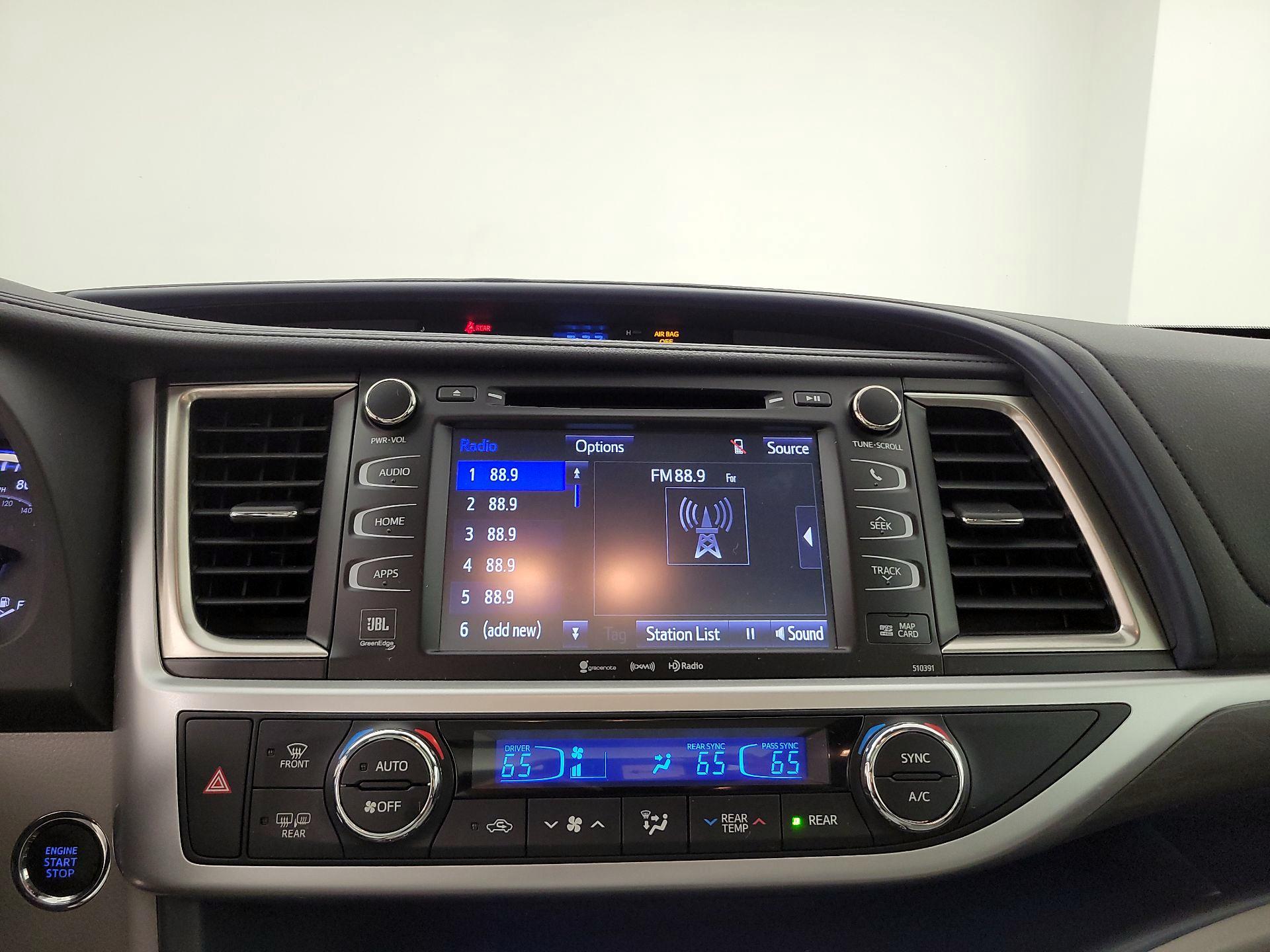 Thumbnail: 2019 Toyota Highlander - 16