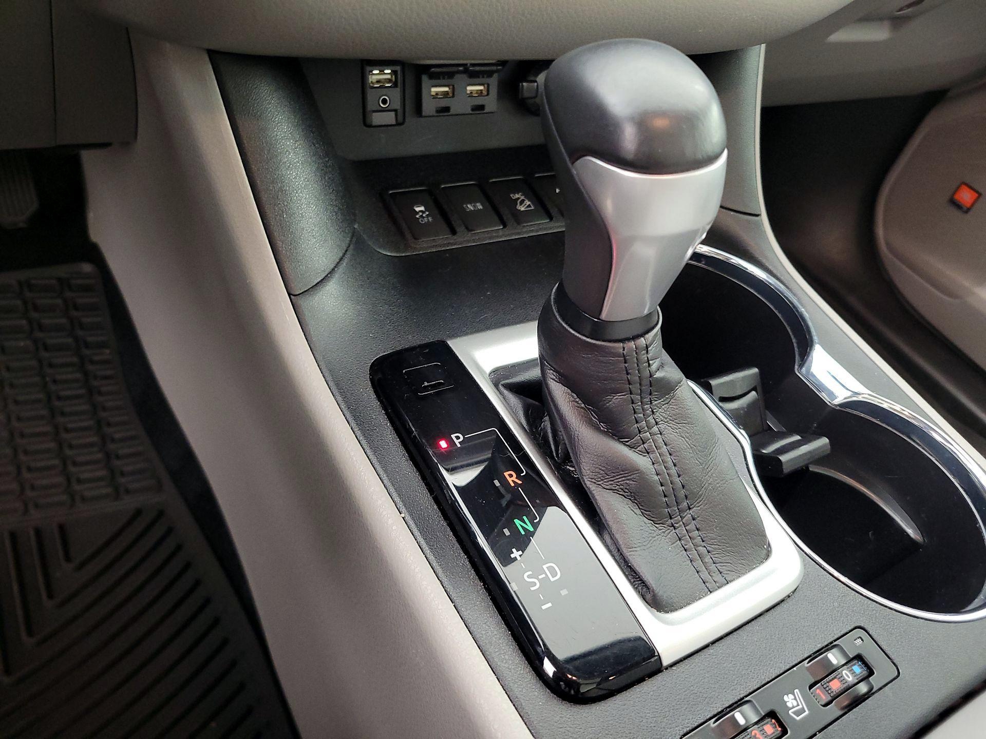 Thumbnail: 2019 Toyota Highlander - 18