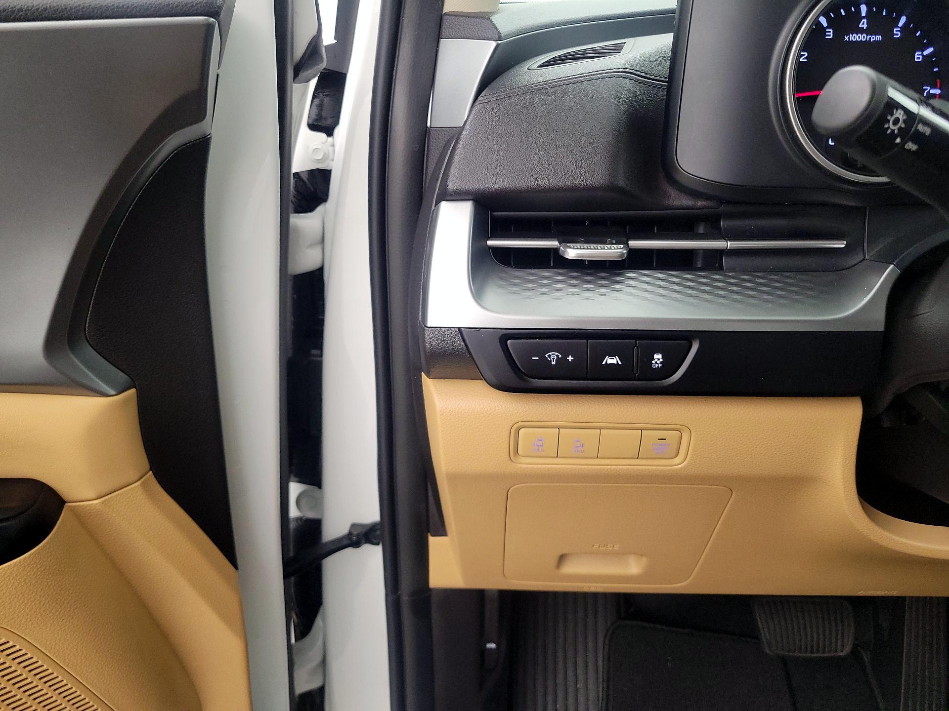 Thumbnail: 2024 Kia Carnival - 13