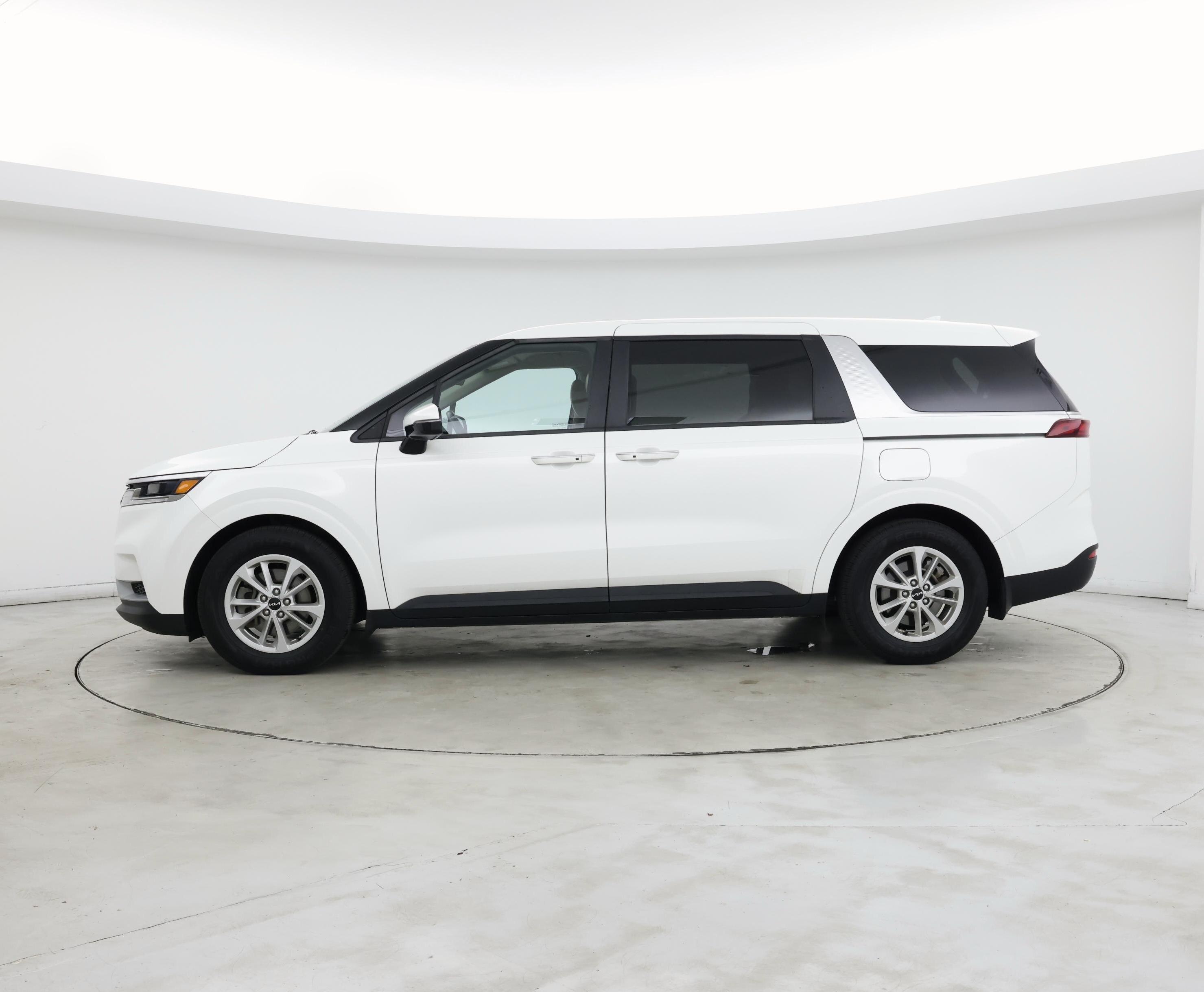 Thumbnail: 2024 Kia Carnival - 3