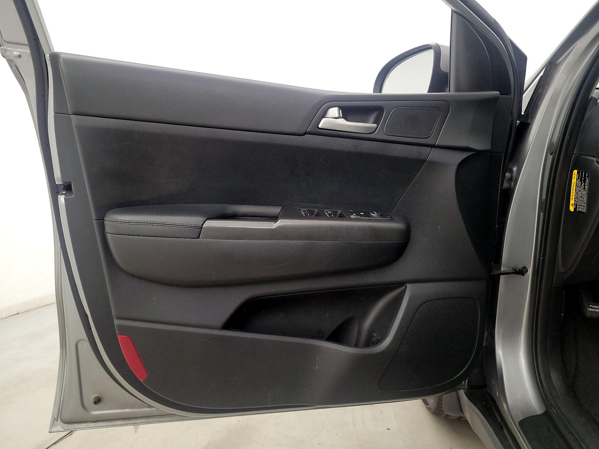 Thumbnail: 2021 Kia Sportage - 12