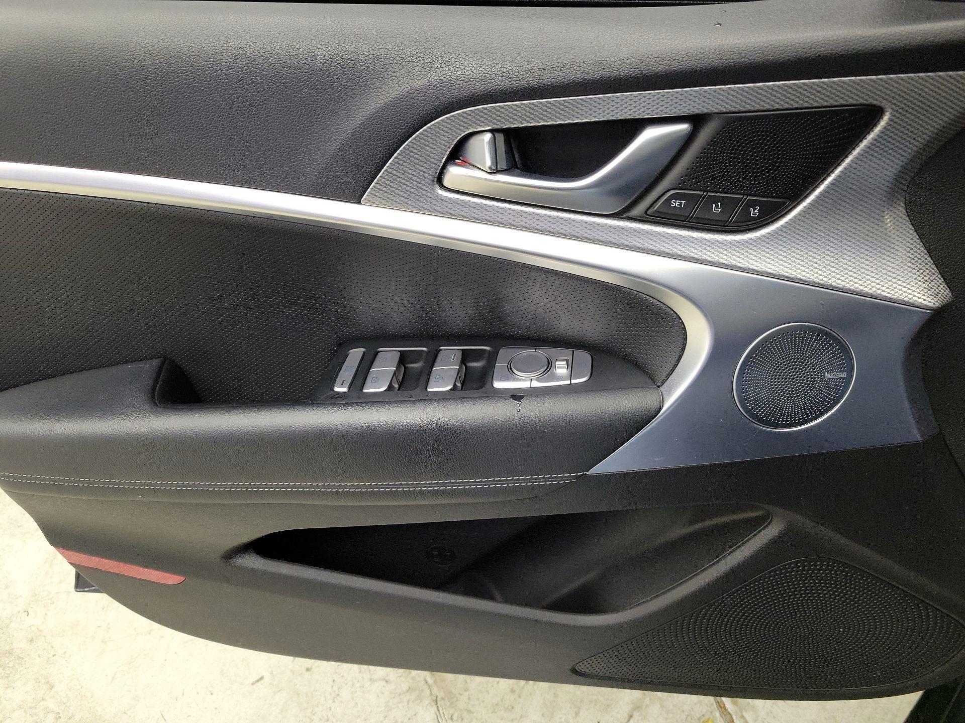 Thumbnail: 2022 Genesis G70 - 12