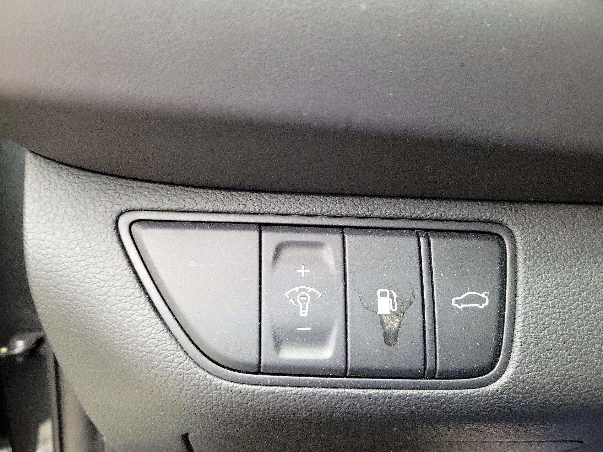 Thumbnail: 2022 Genesis G70 - 13