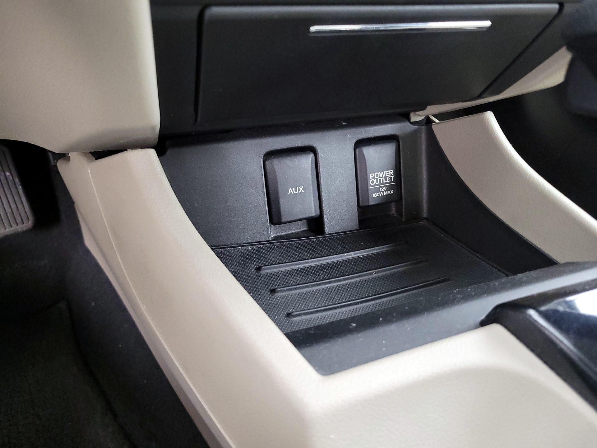 Thumbnail: 2014 Honda Civic - 18