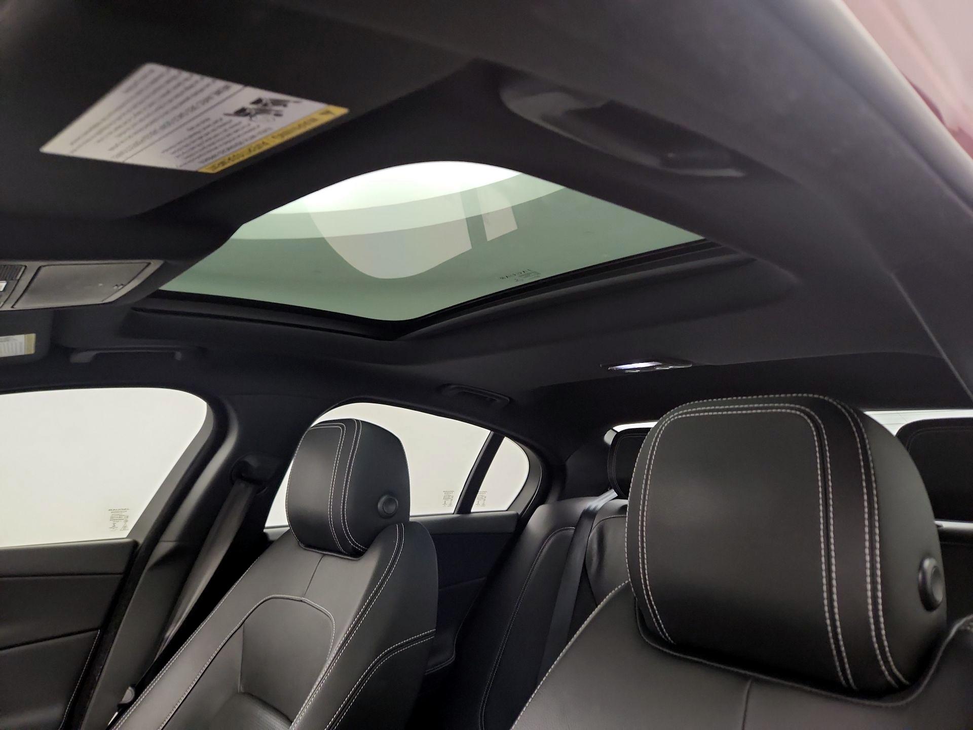 Thumbnail: 2017 Jaguar XE - 18