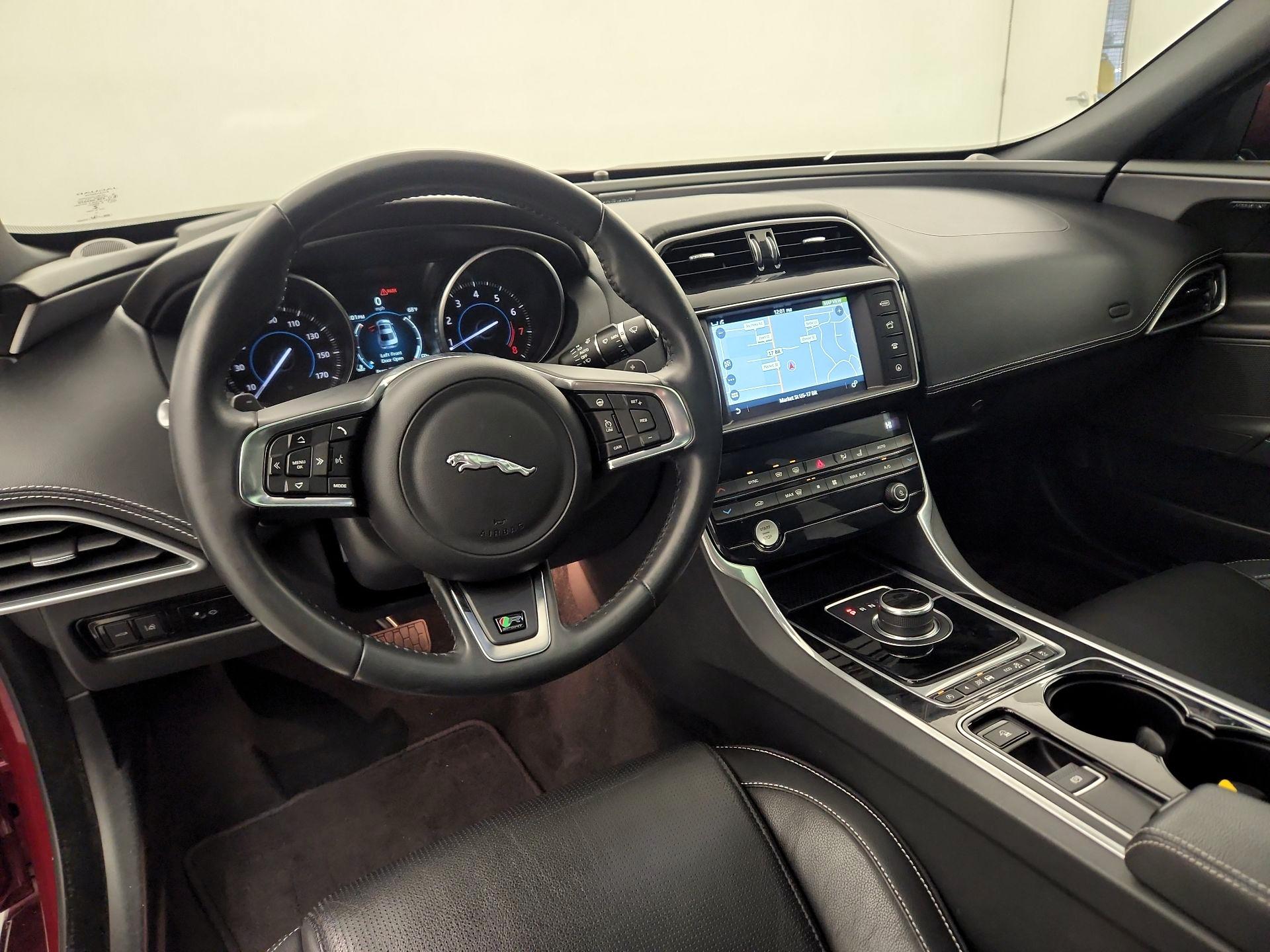 Thumbnail: 2017 Jaguar XE - 8