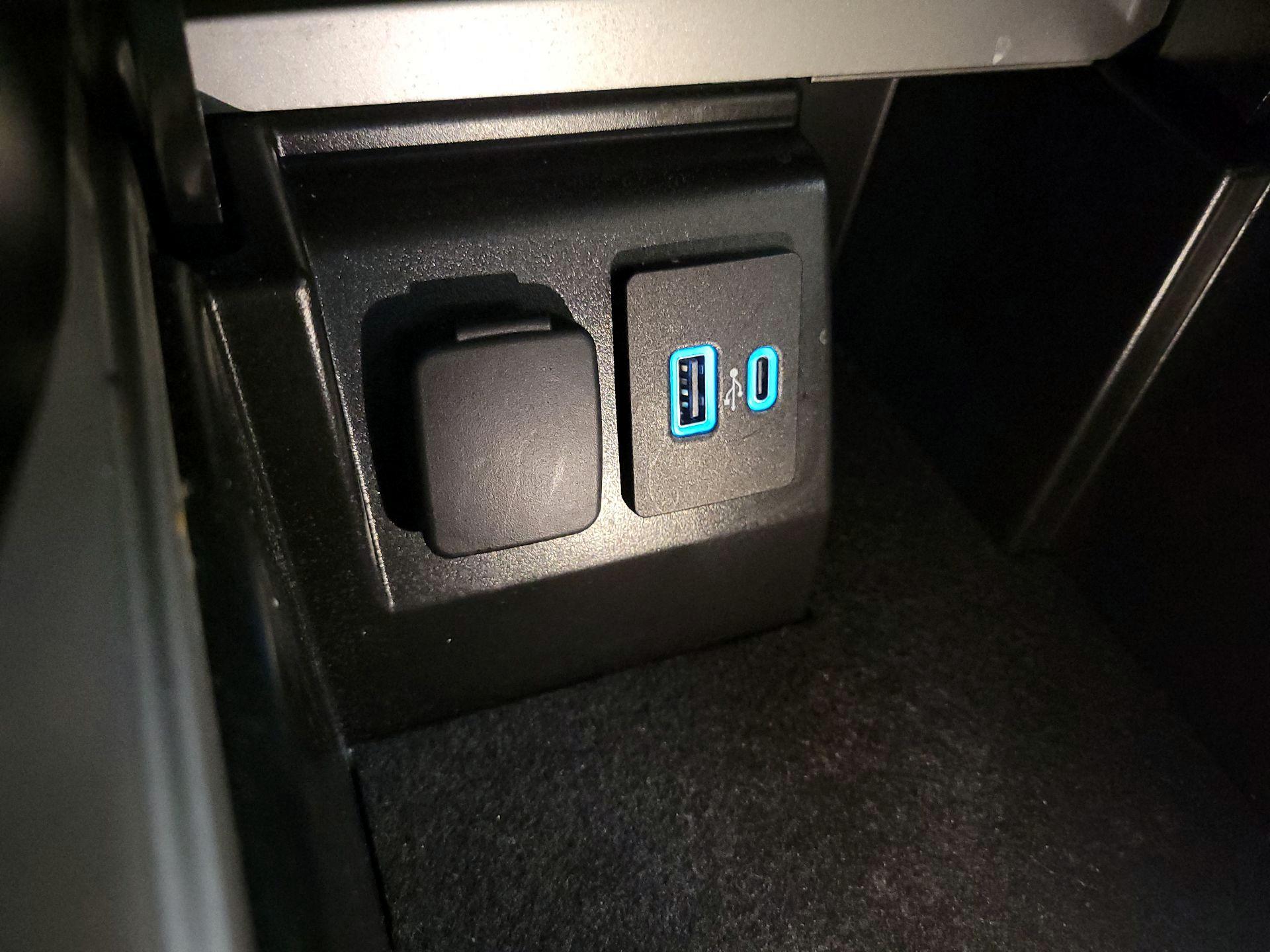 Thumbnail: 2024 Ford Explorer - 18