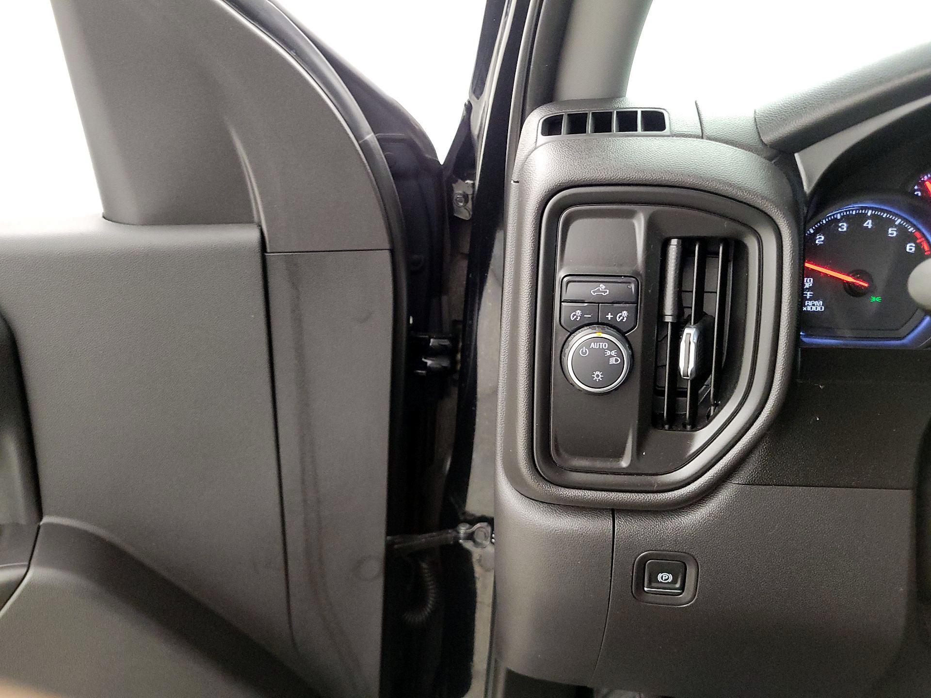 Thumbnail: 2021 Chevrolet Silverado 1500 - 13