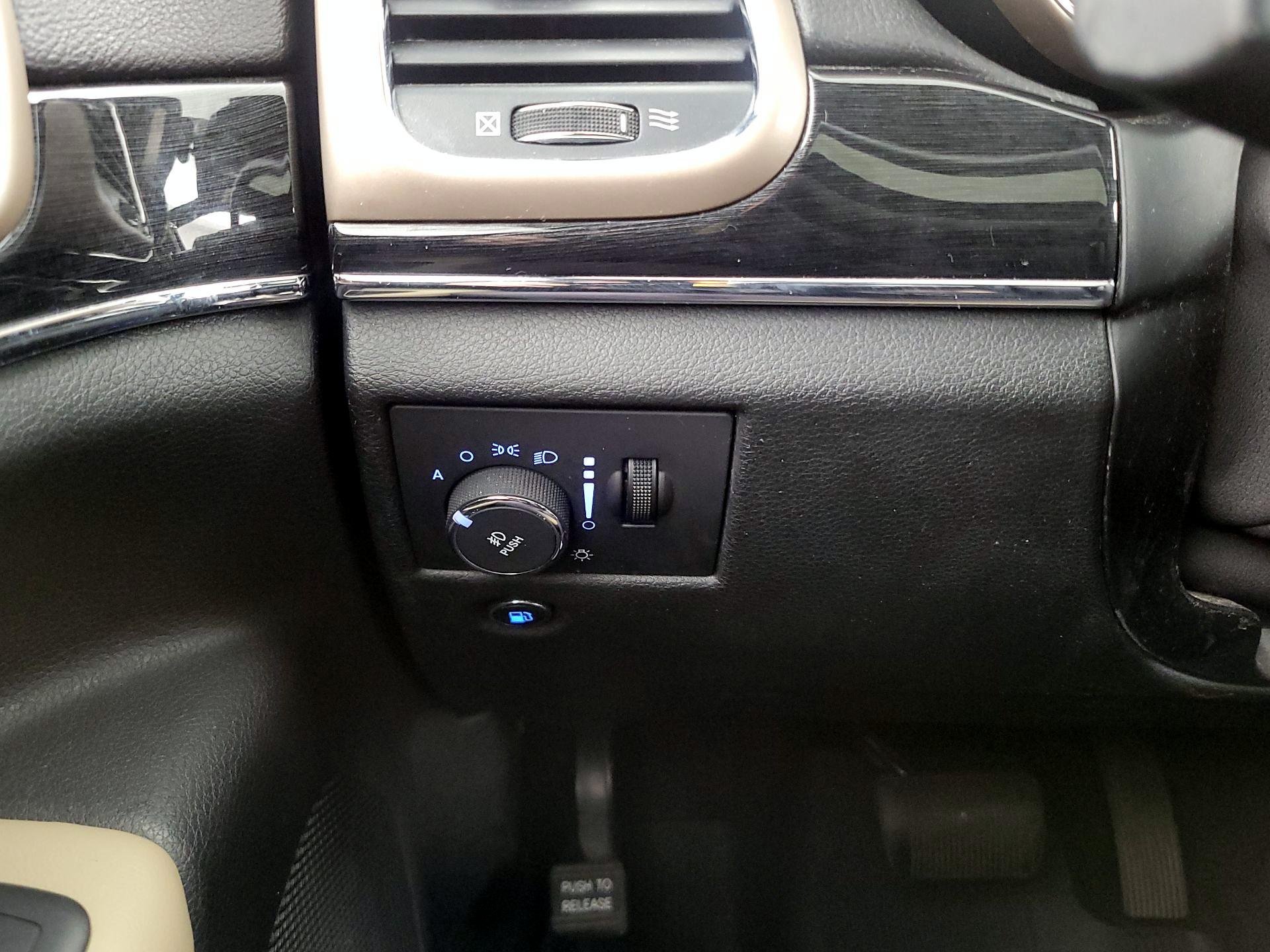 Thumbnail: 2016 Jeep Grand Cherokee - 13