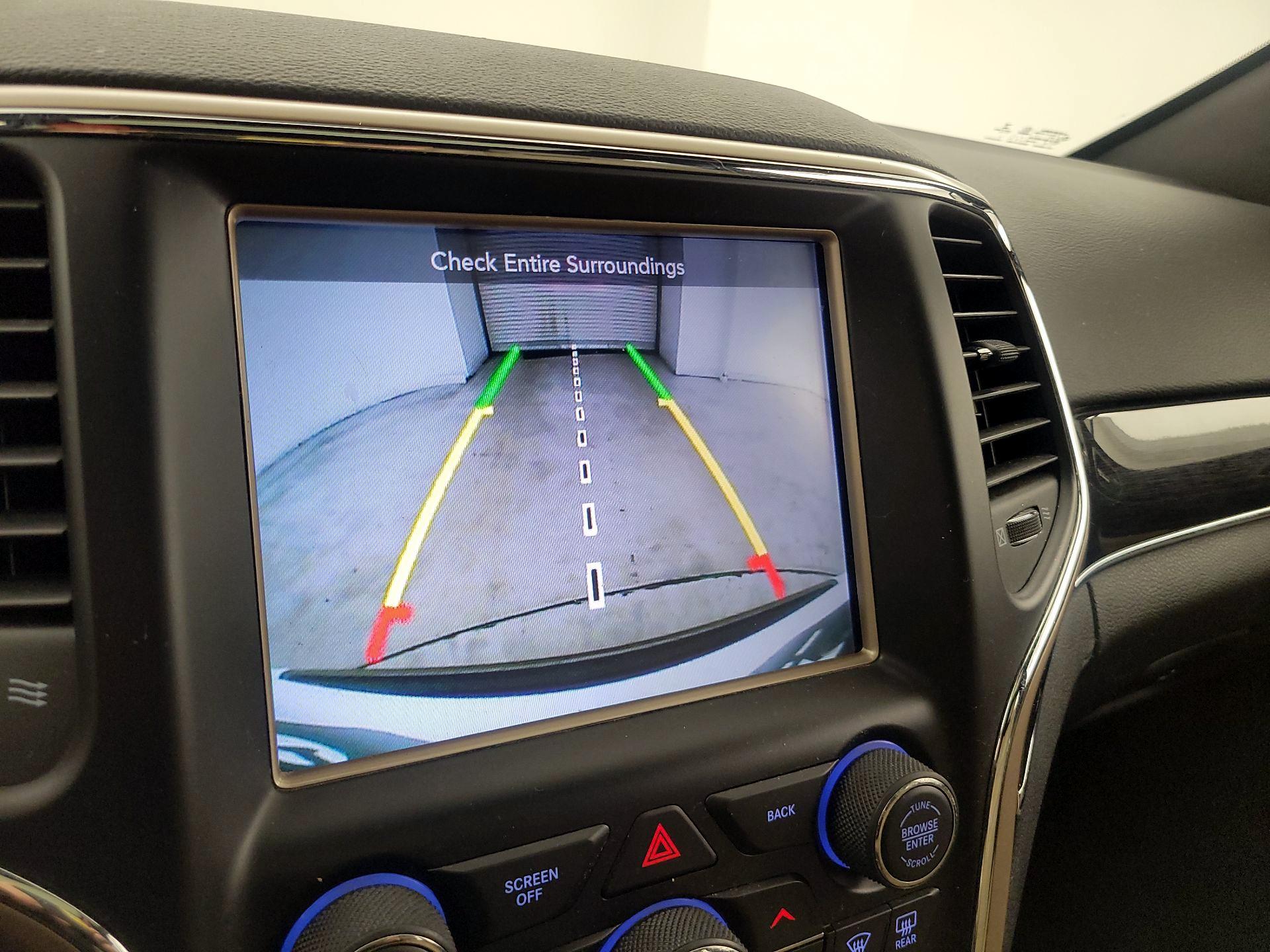 Thumbnail: 2016 Jeep Grand Cherokee - 15