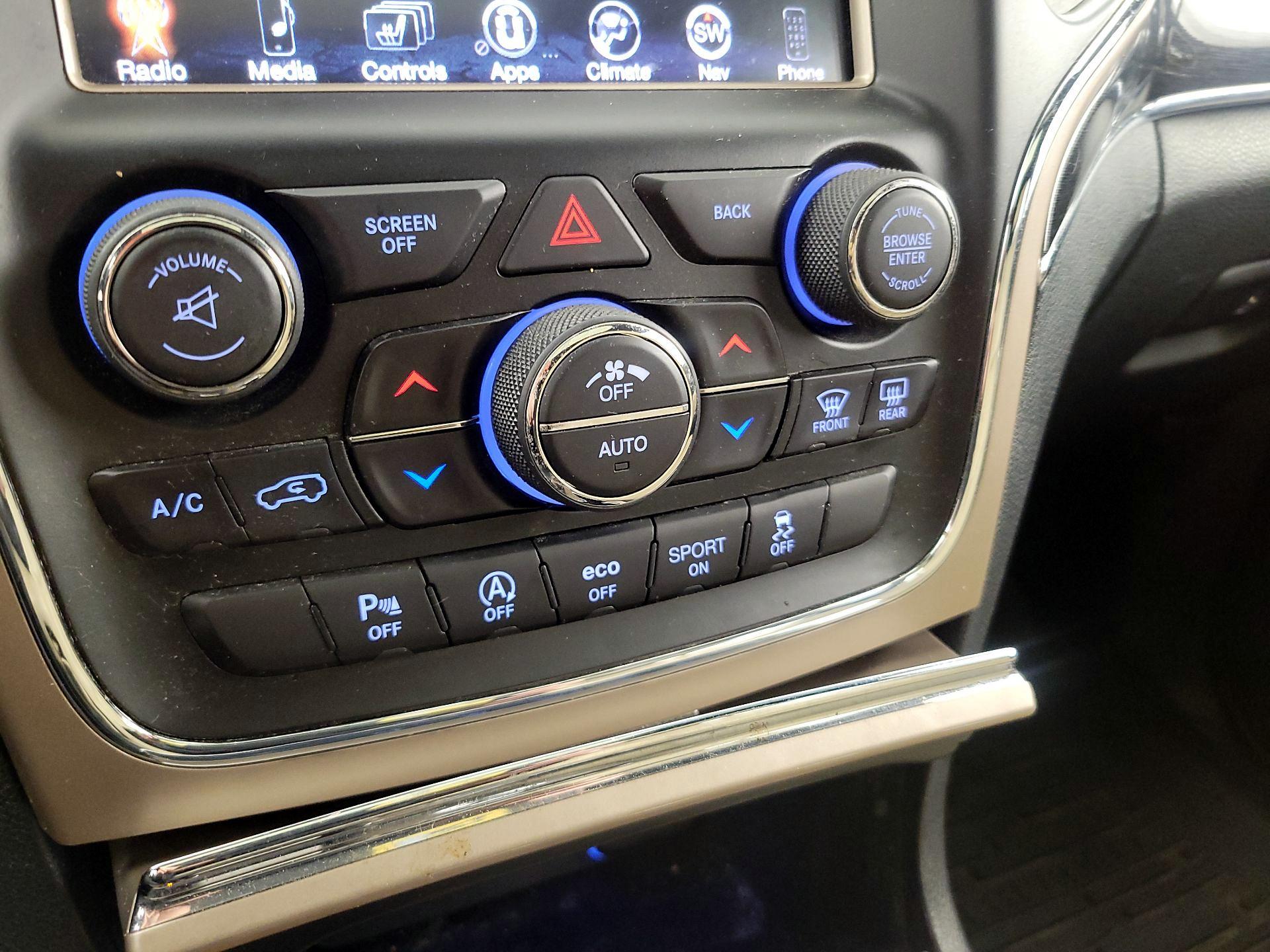 Thumbnail: 2016 Jeep Grand Cherokee - 17