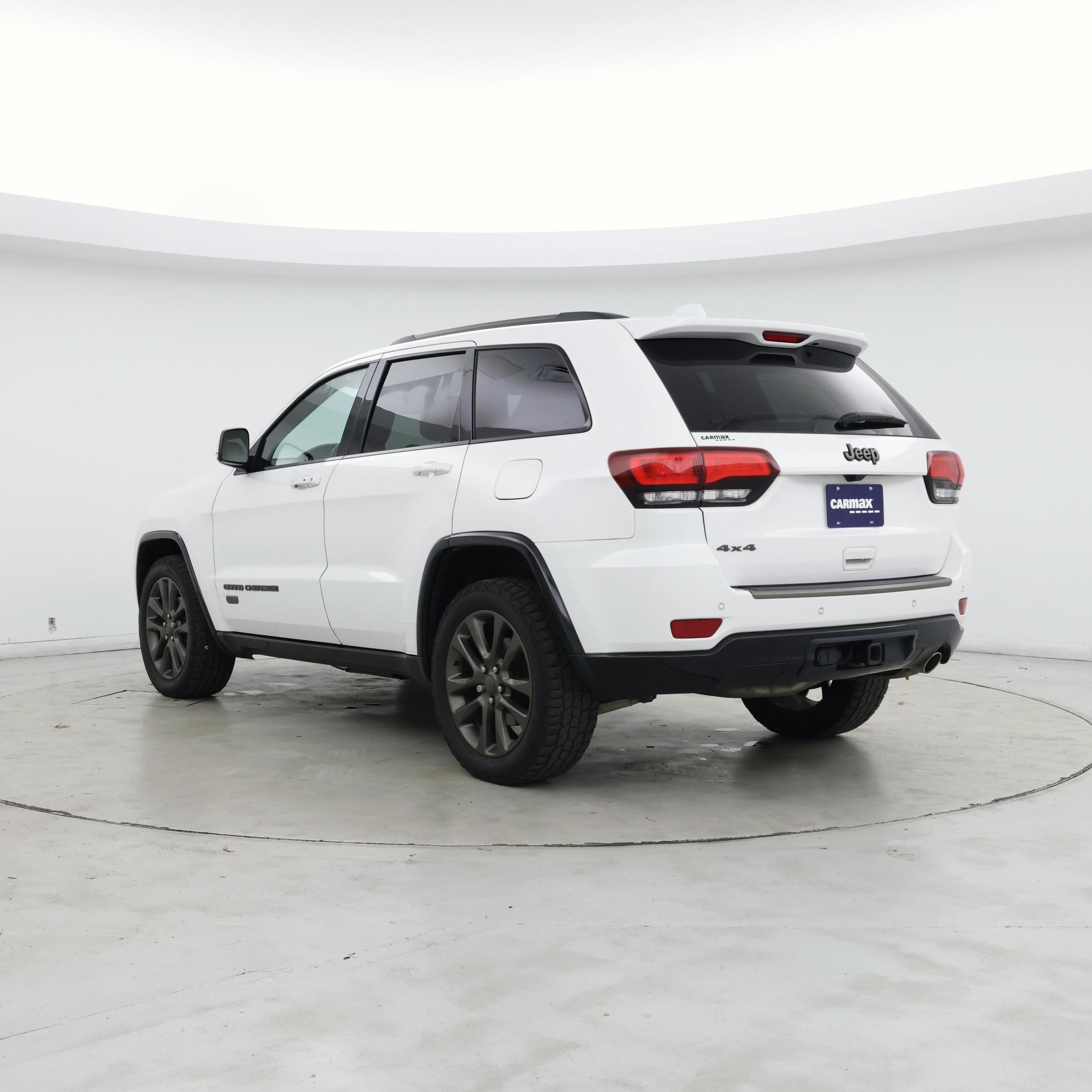 Thumbnail: 2016 Jeep Grand Cherokee - 2