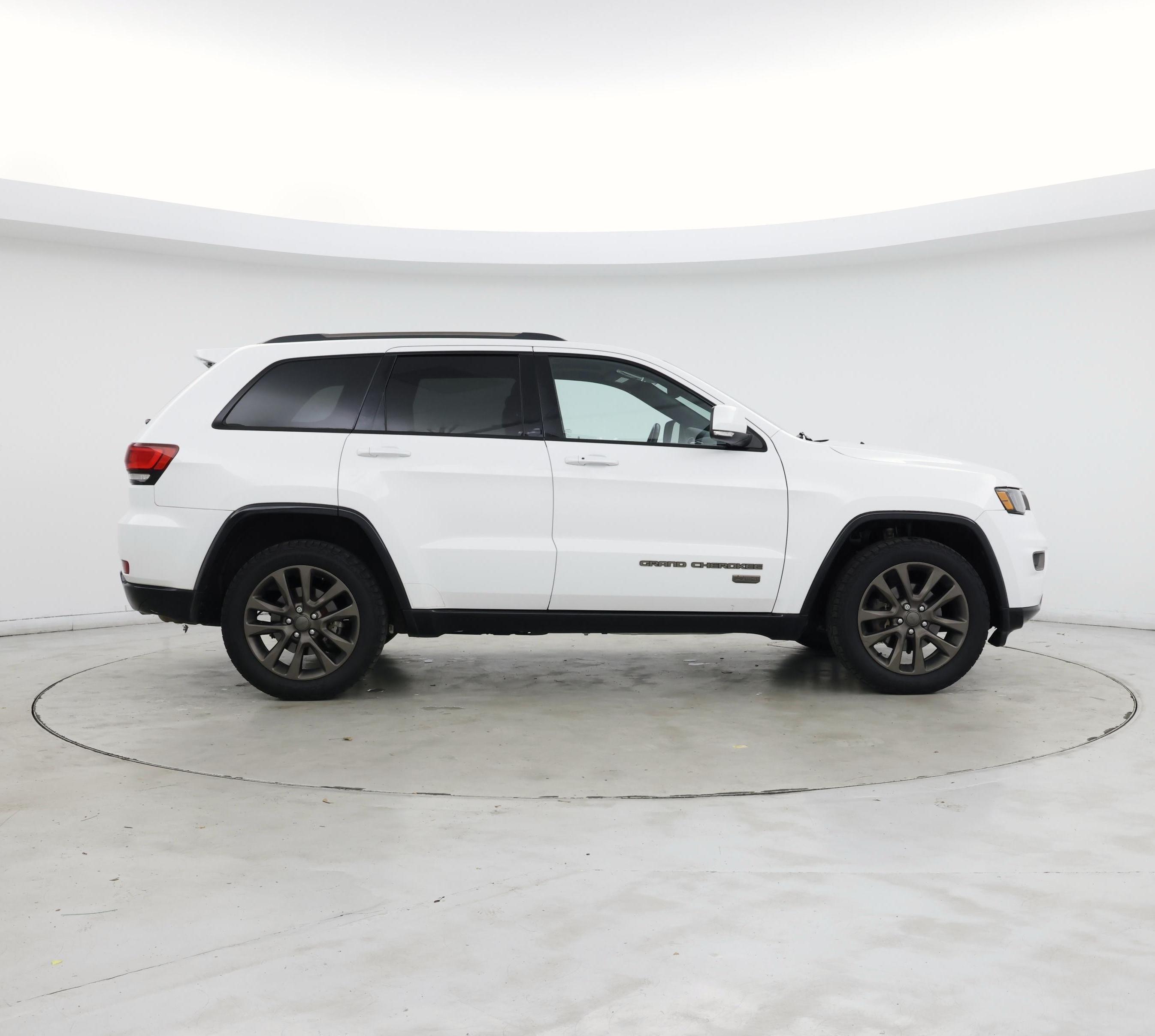 Thumbnail: 2016 Jeep Grand Cherokee - 7