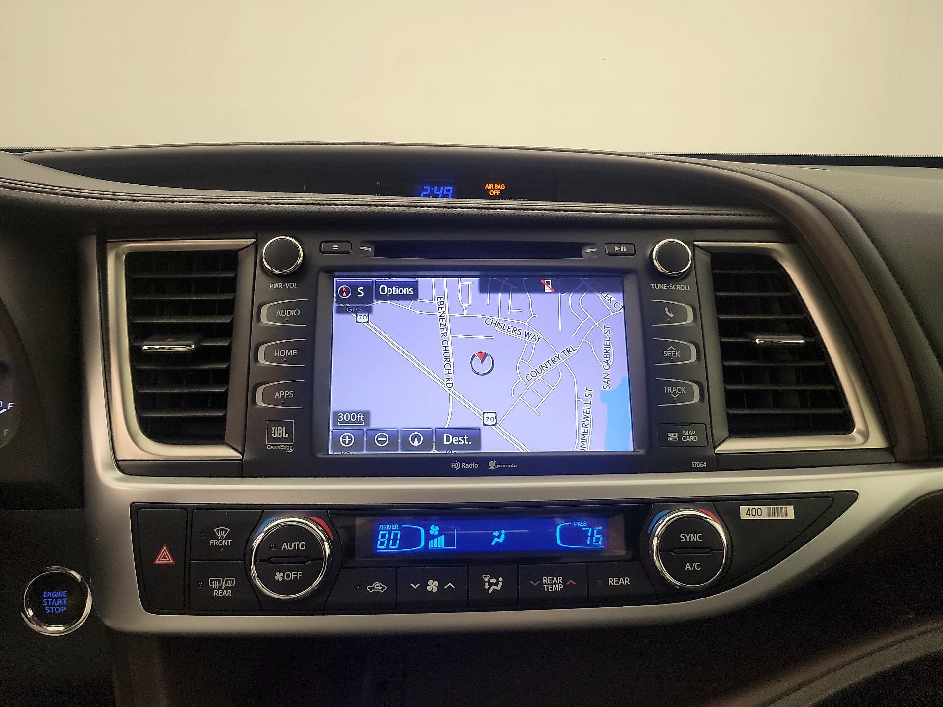 Thumbnail: 2015 Toyota Highlander - 14