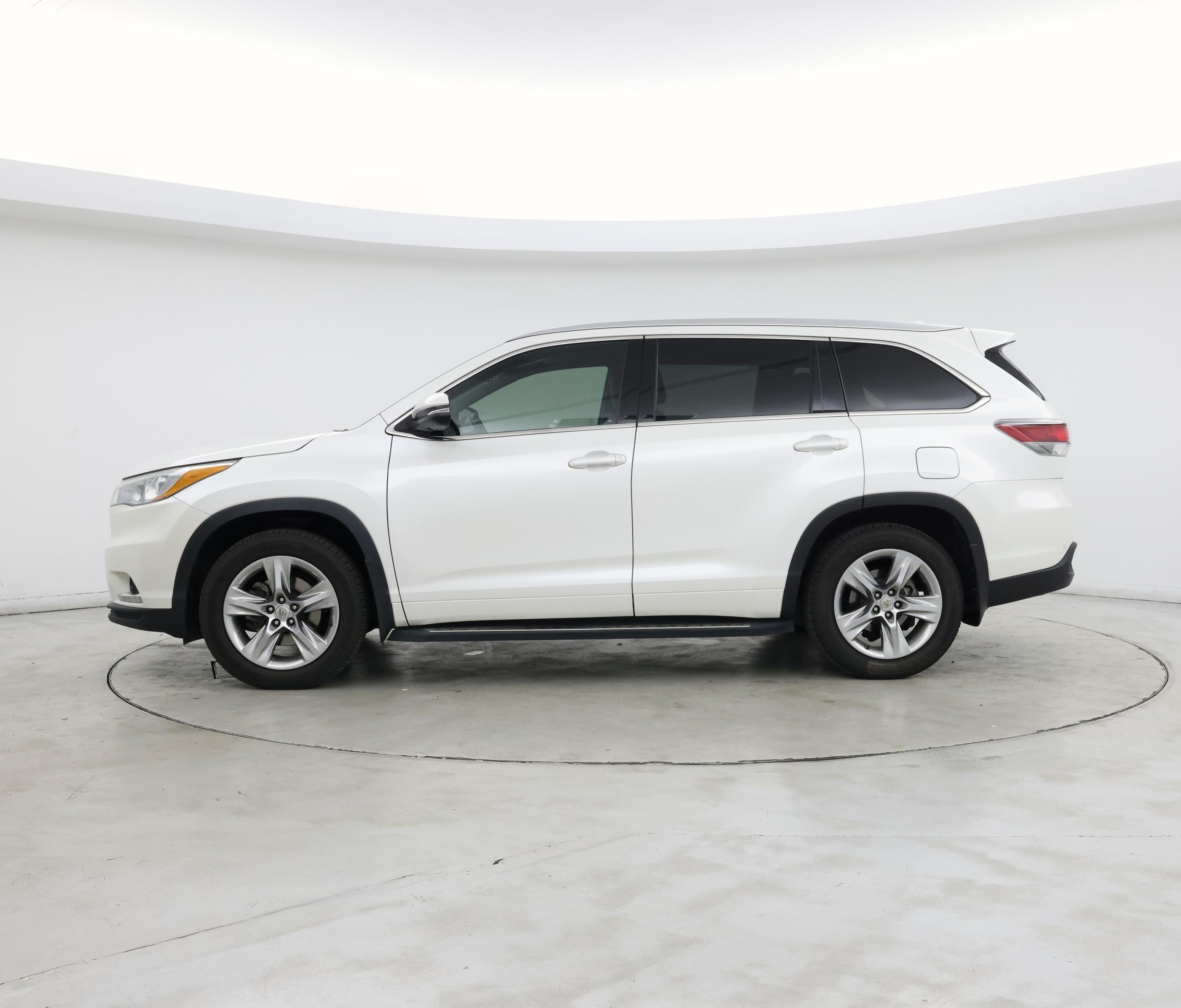 Thumbnail: 2015 Toyota Highlander - 3