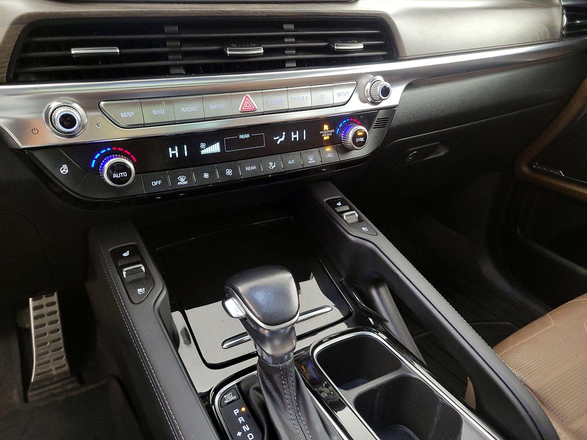 Thumbnail: 2020 Kia Telluride - 17