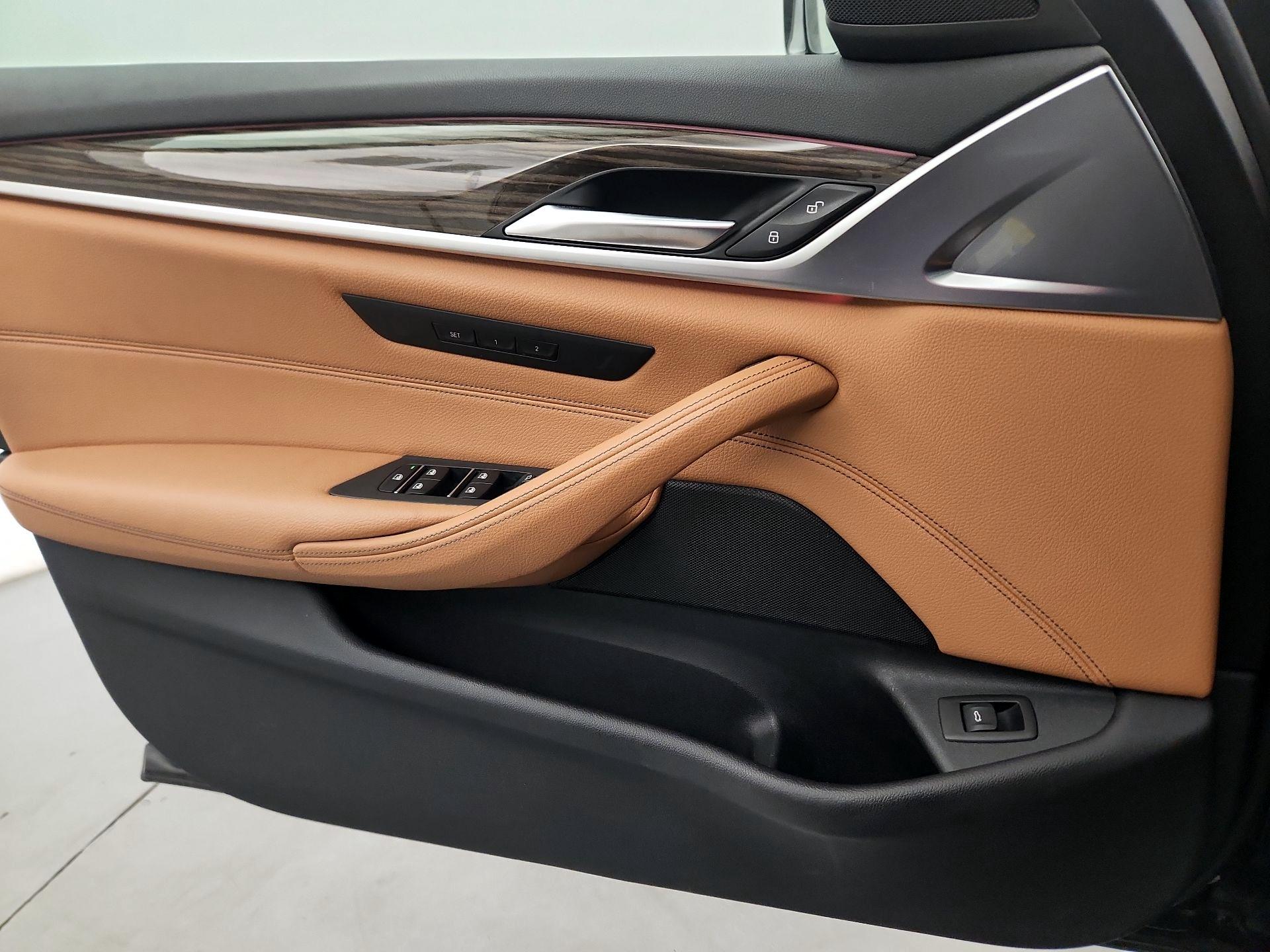 Thumbnail: 2020 BMW 5 Series - 10