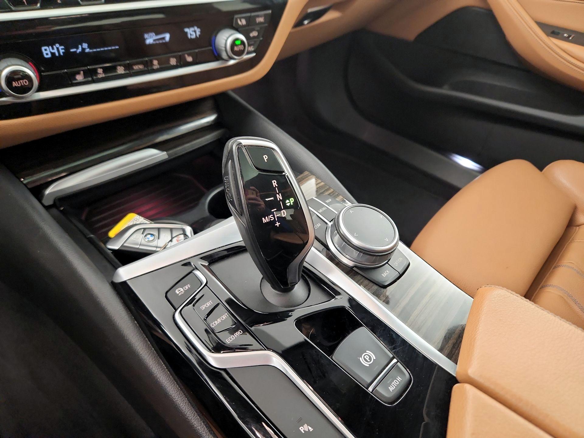 Thumbnail: 2020 BMW 5 Series - 16