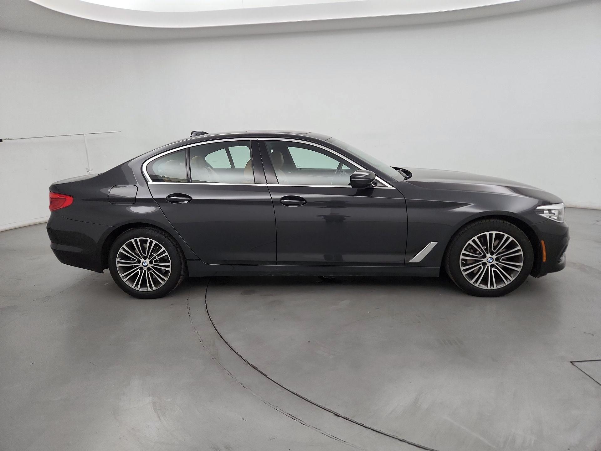 Thumbnail: 2020 BMW 5 Series - 4