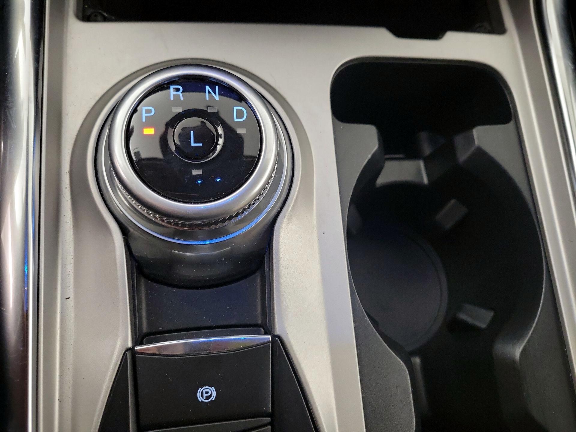 Thumbnail: 2022 Ford Explorer - 16