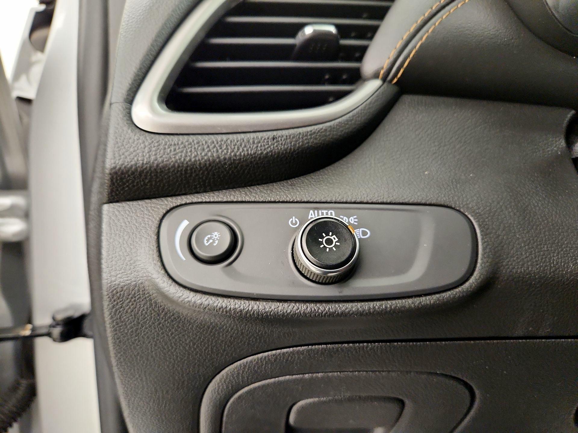 Thumbnail: 2020 Chevrolet Trax - 13