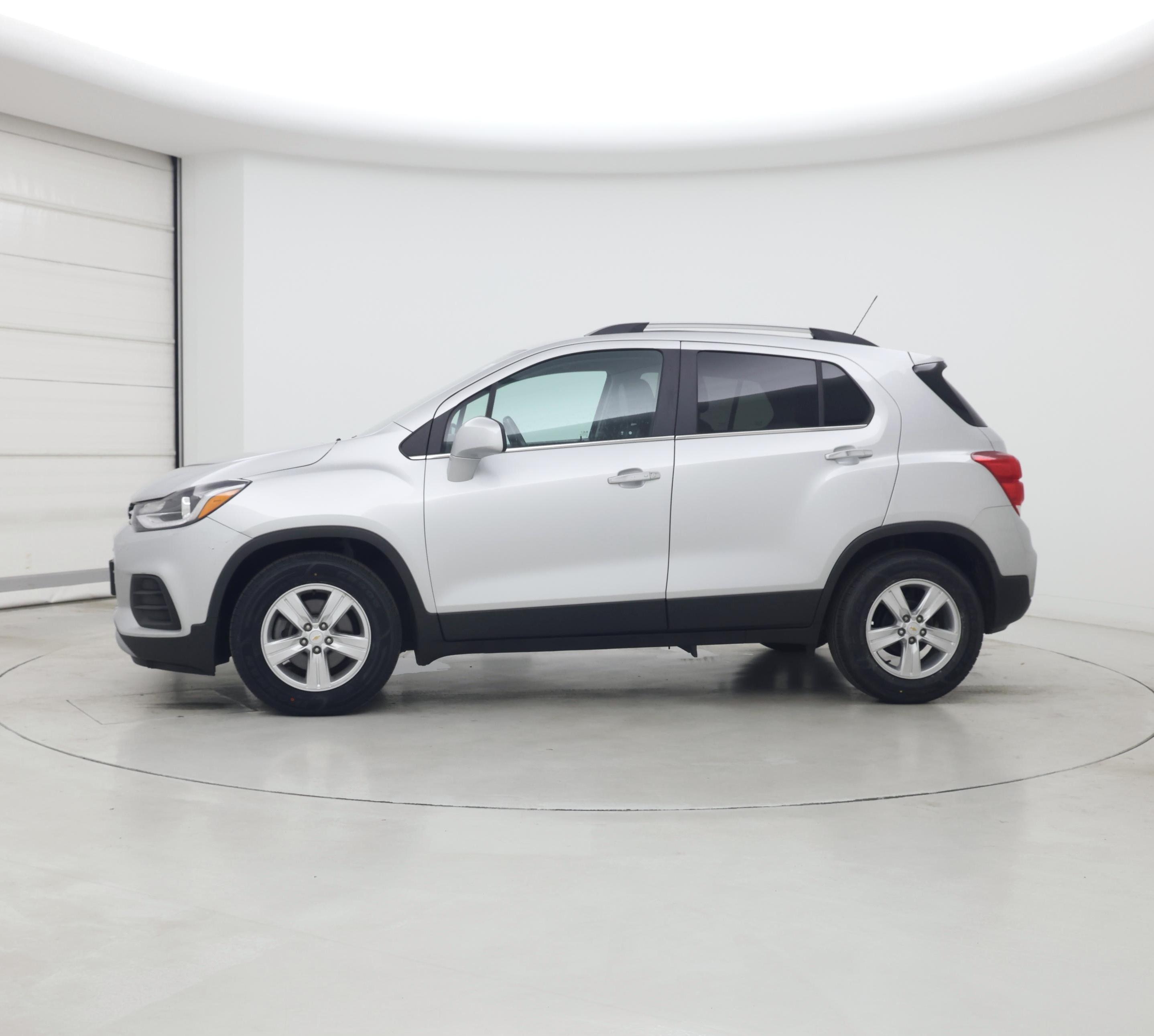 Thumbnail: 2020 Chevrolet Trax - 3