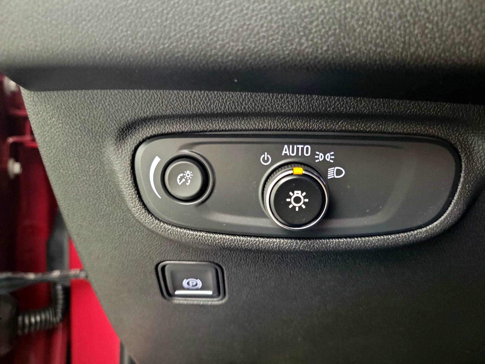 Thumbnail: 2020 GMC Terrain - 11